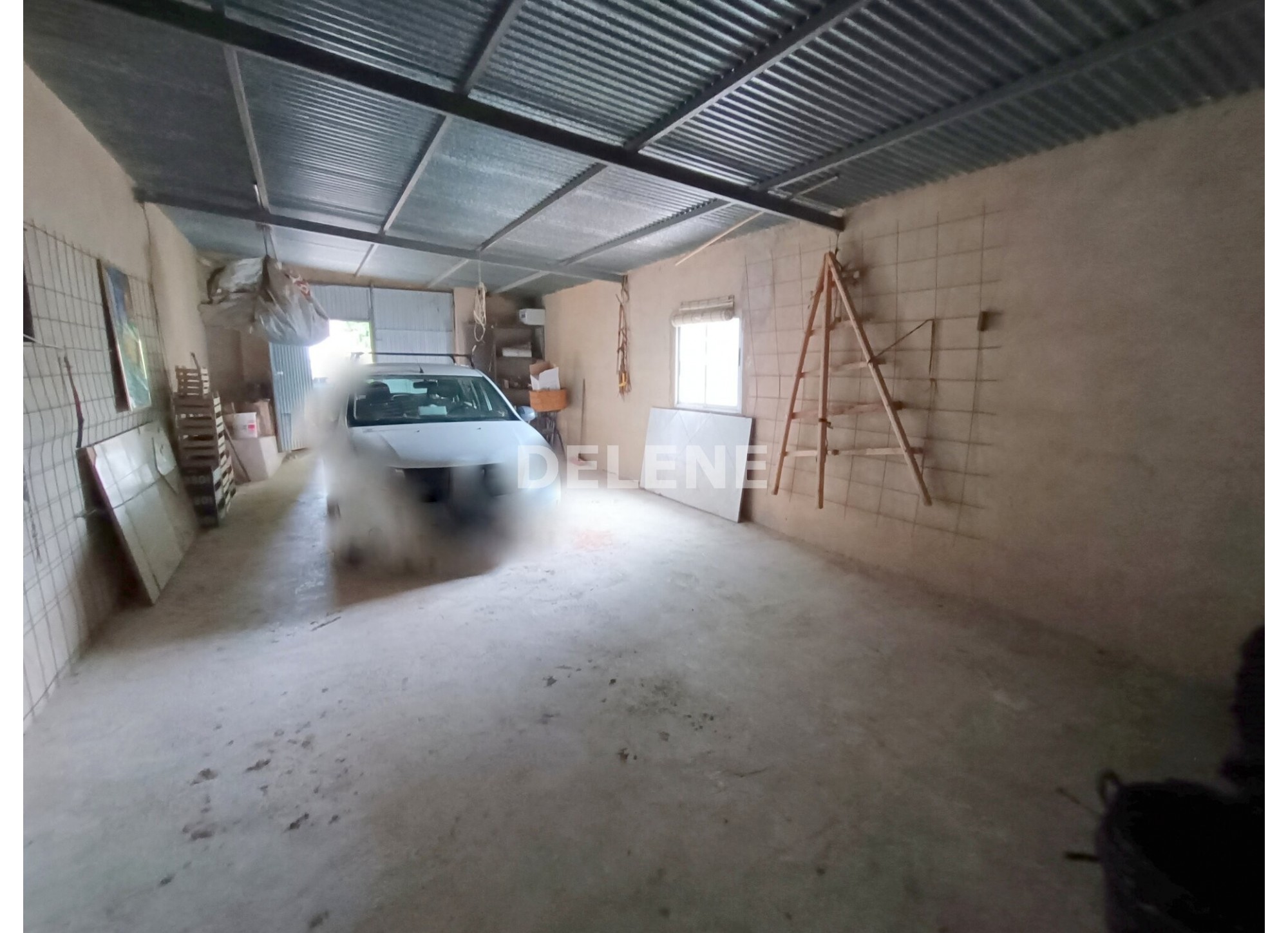 2857 CASA CON PATIO Y TERRENO EN SIERRA