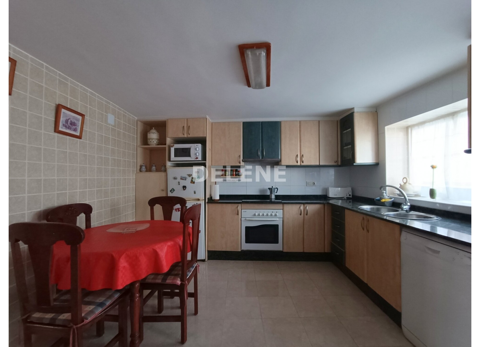 2859 CASA EN BARRIO PARTIDORES, ISSO