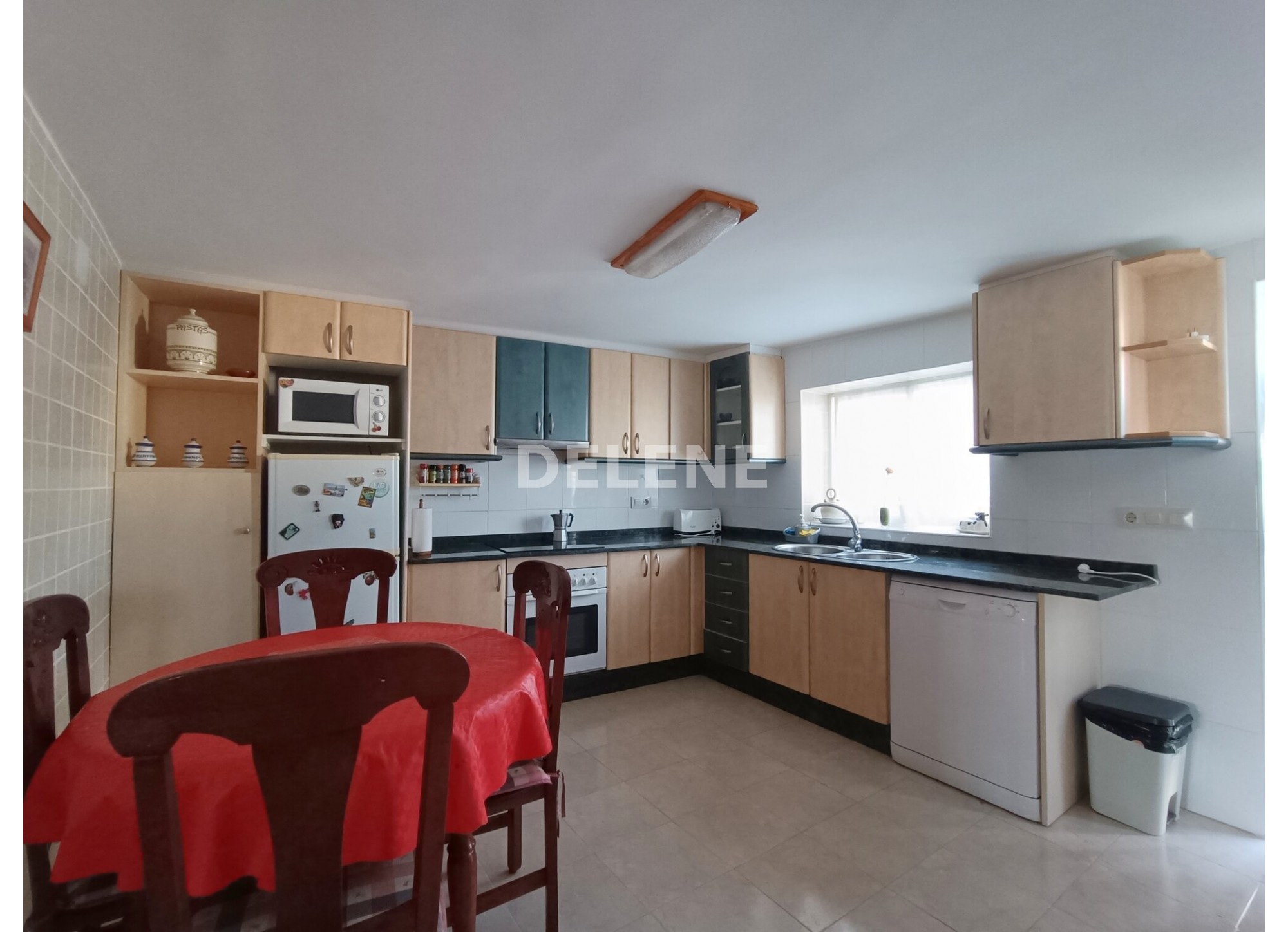 2859 CASA EN BARRIO PARTIDORES, ISSO