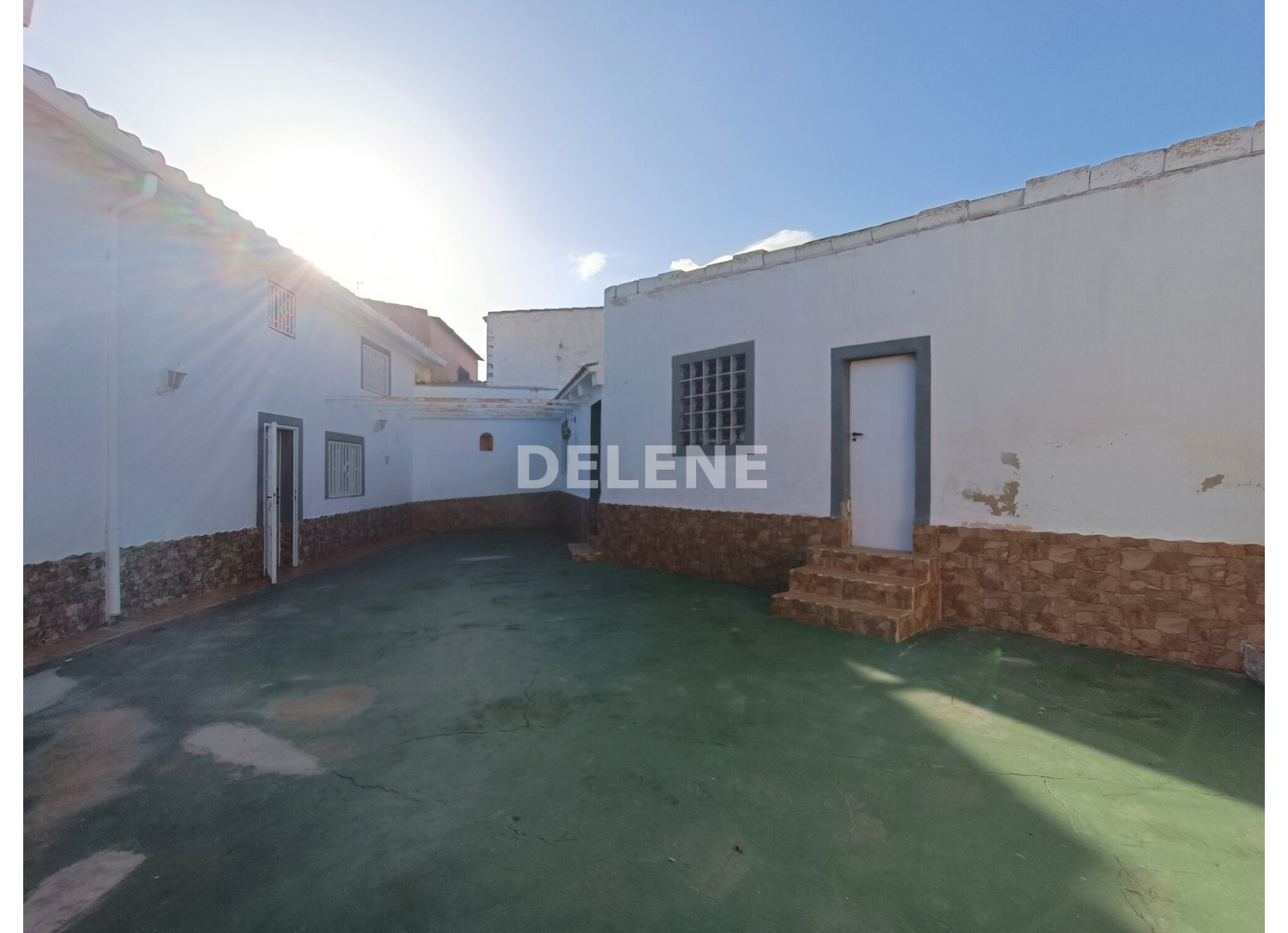 2859 CASA EN BARRIO PARTIDORES, ISSO