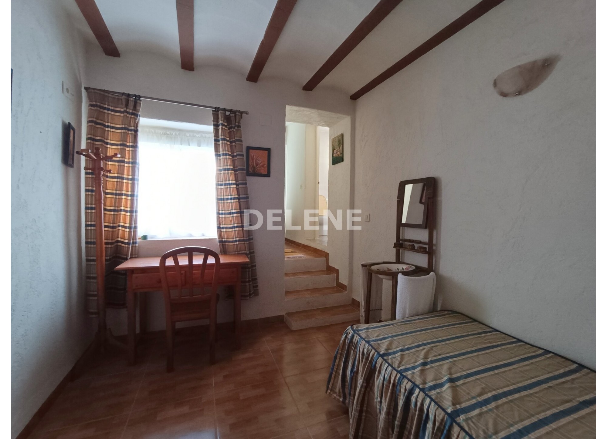 2859 CASA EN BARRIO PARTIDORES, ISSO