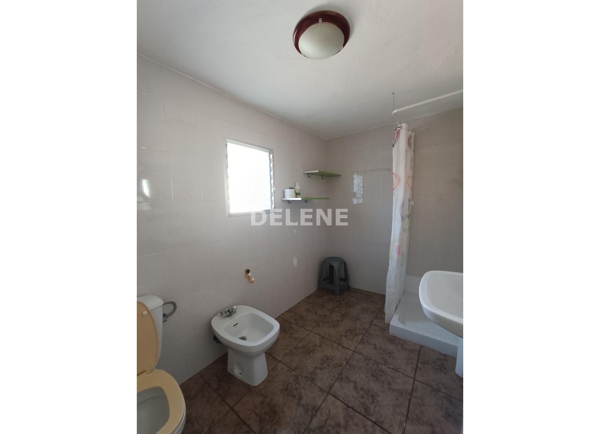 2859 CASA EN BARRIO PARTIDORES, ISSO