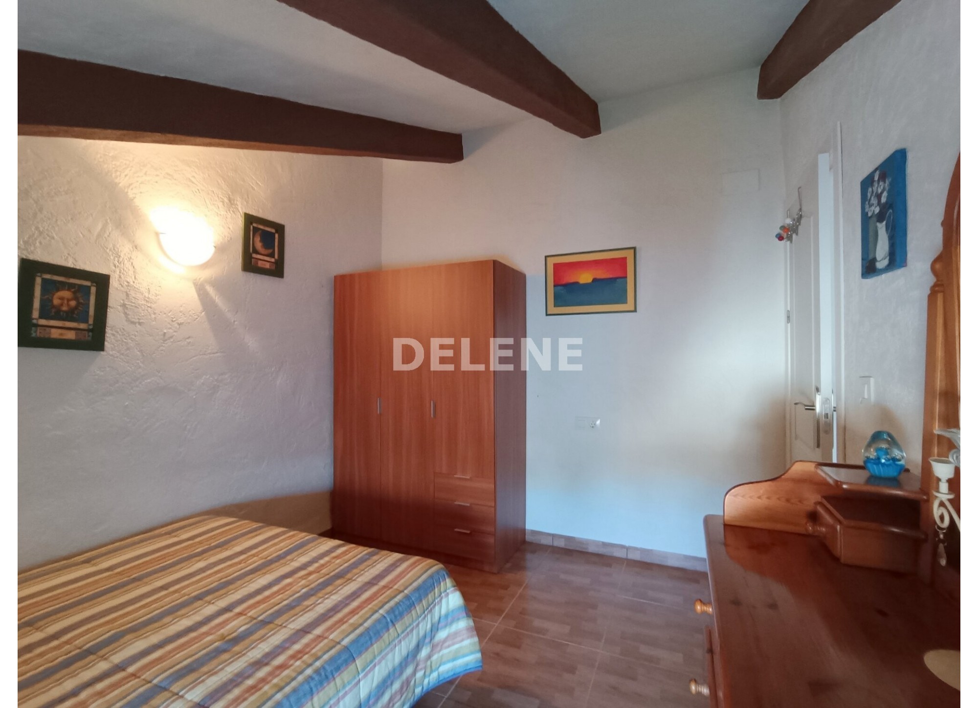 2859 CASA EN BARRIO PARTIDORES, ISSO