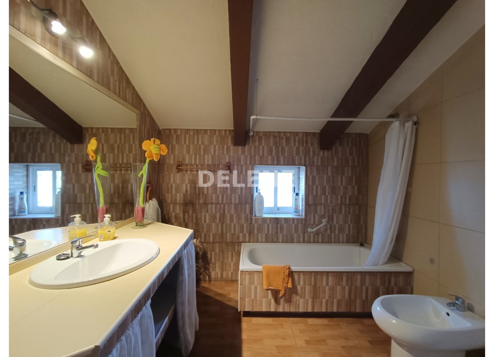 2859 CASA EN BARRIO PARTIDORES, ISSO