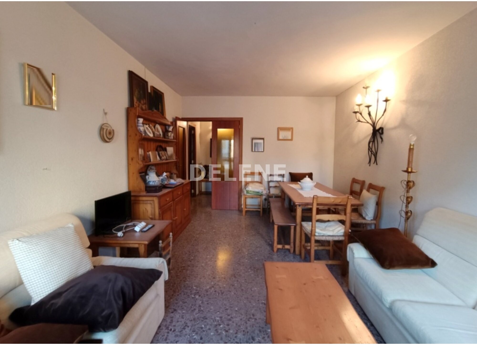 2864 PISO CON GARAJE, ZONA PLAZA DE LA IGLESIA