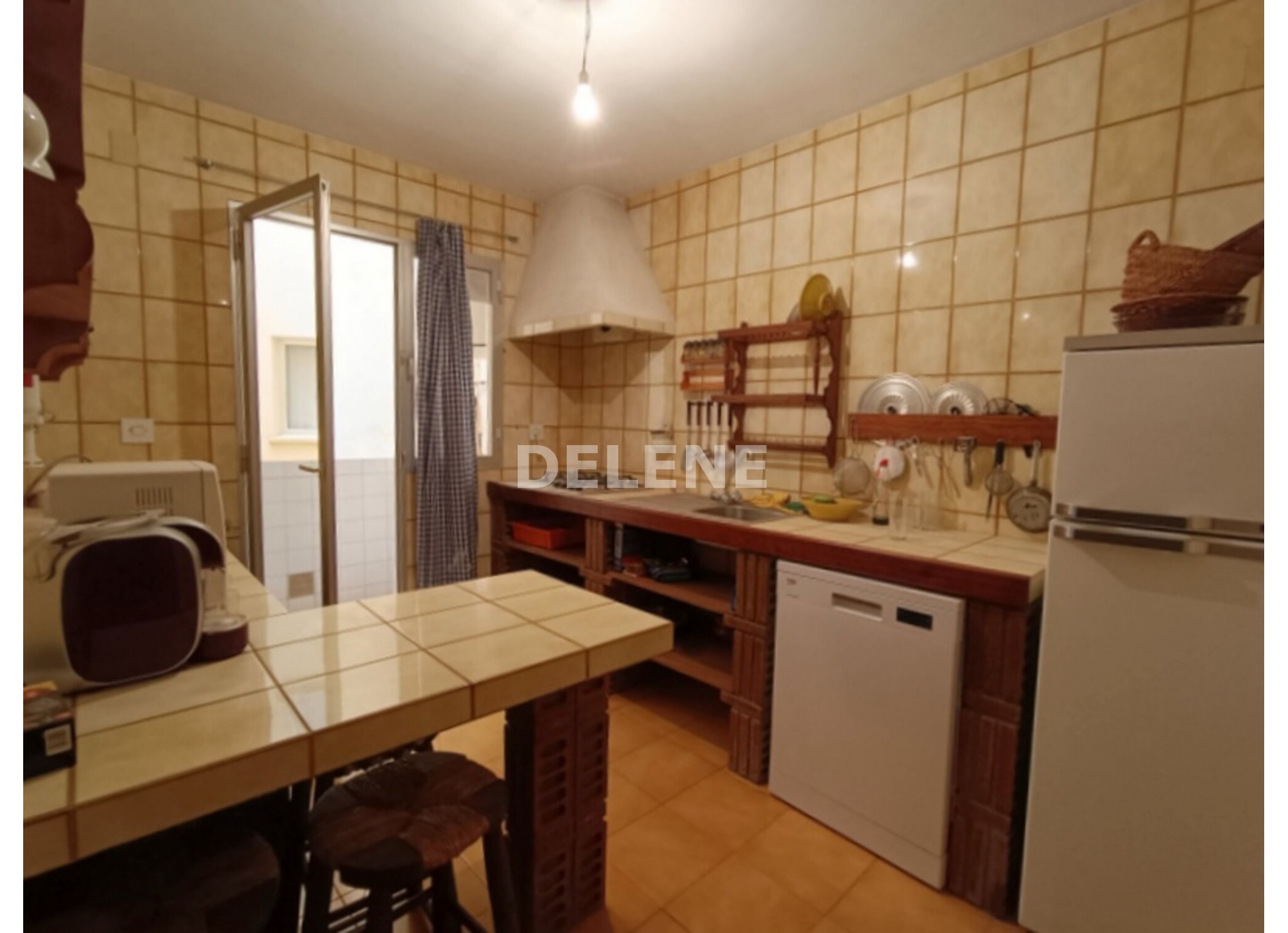 2864 PISO CON GARAJE, ZONA PLAZA DE LA IGLESIA