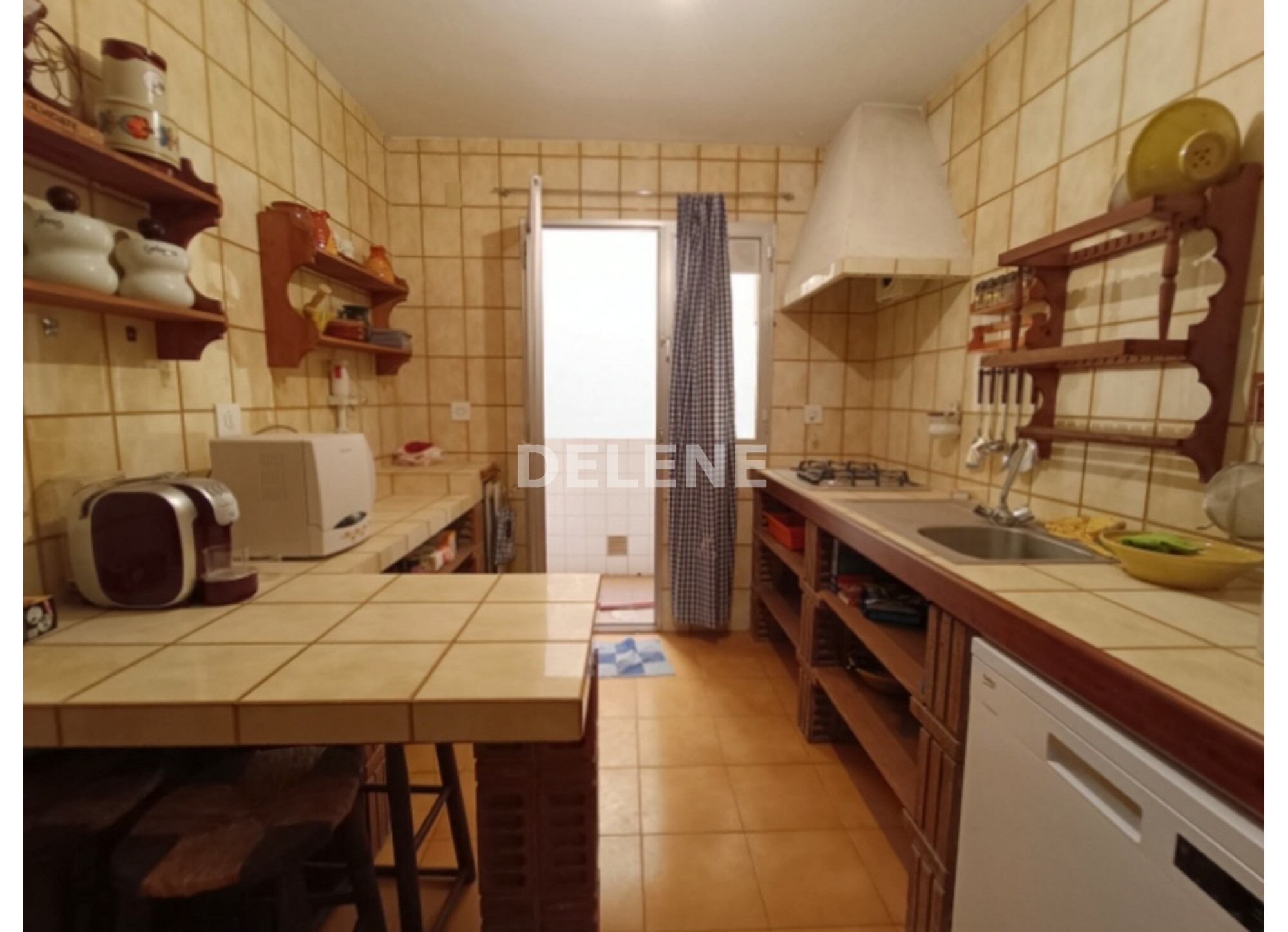 2864 PISO CON GARAJE, ZONA PLAZA DE LA IGLESIA