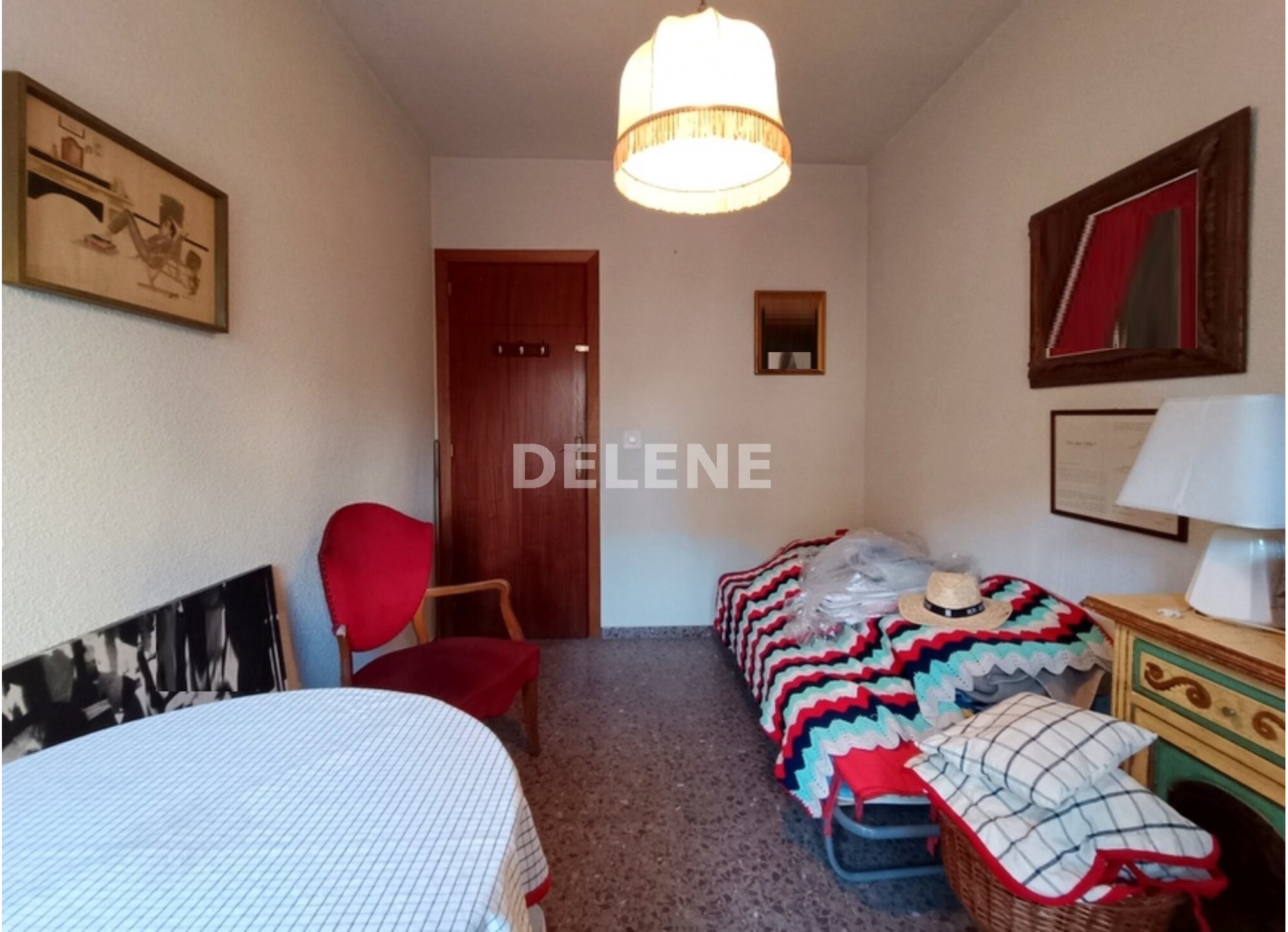 2864 PISO CON GARAJE, ZONA PLAZA DE LA IGLESIA