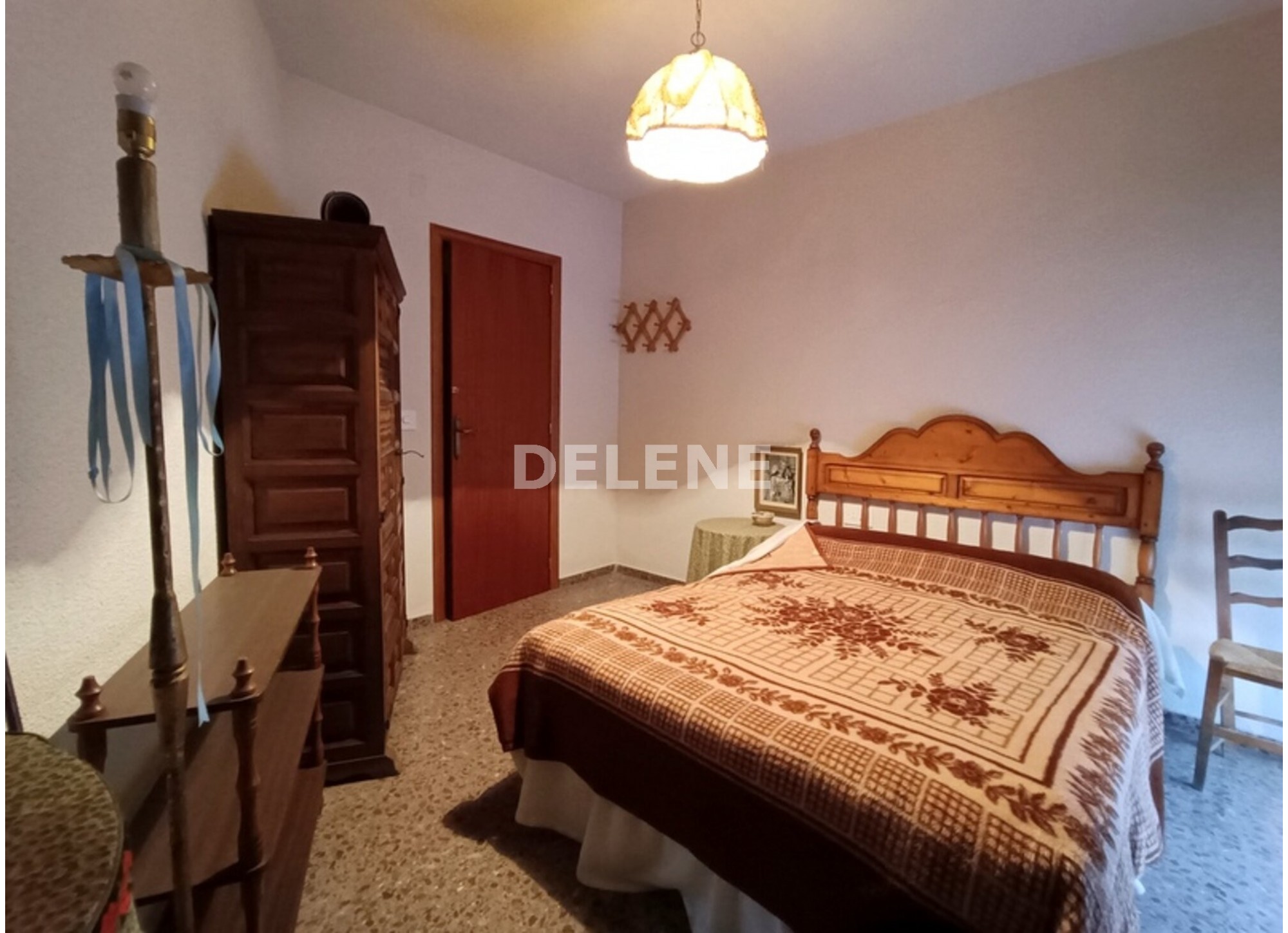 2864 PISO CON GARAJE, ZONA PLAZA DE LA IGLESIA