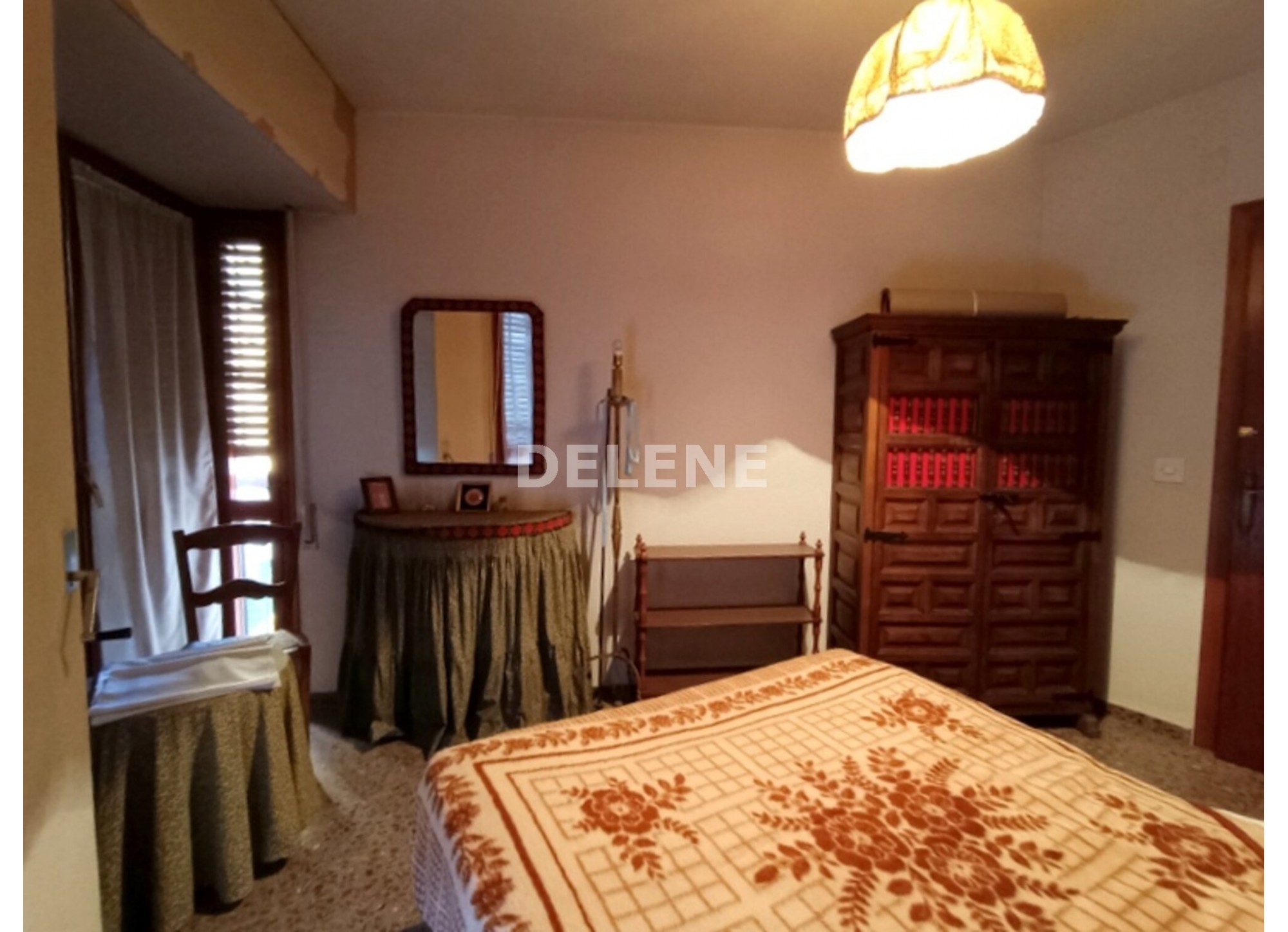 2864 PISO CON GARAJE, ZONA PLAZA DE LA IGLESIA