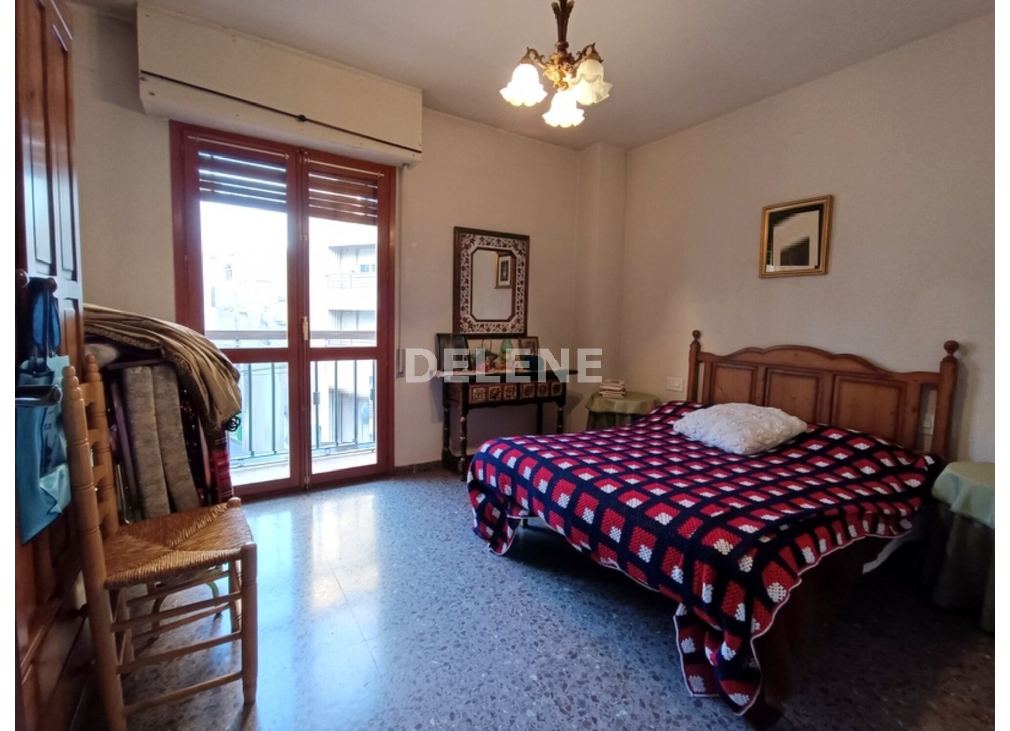 2864 PISO CON GARAJE, ZONA PLAZA DE LA IGLESIA