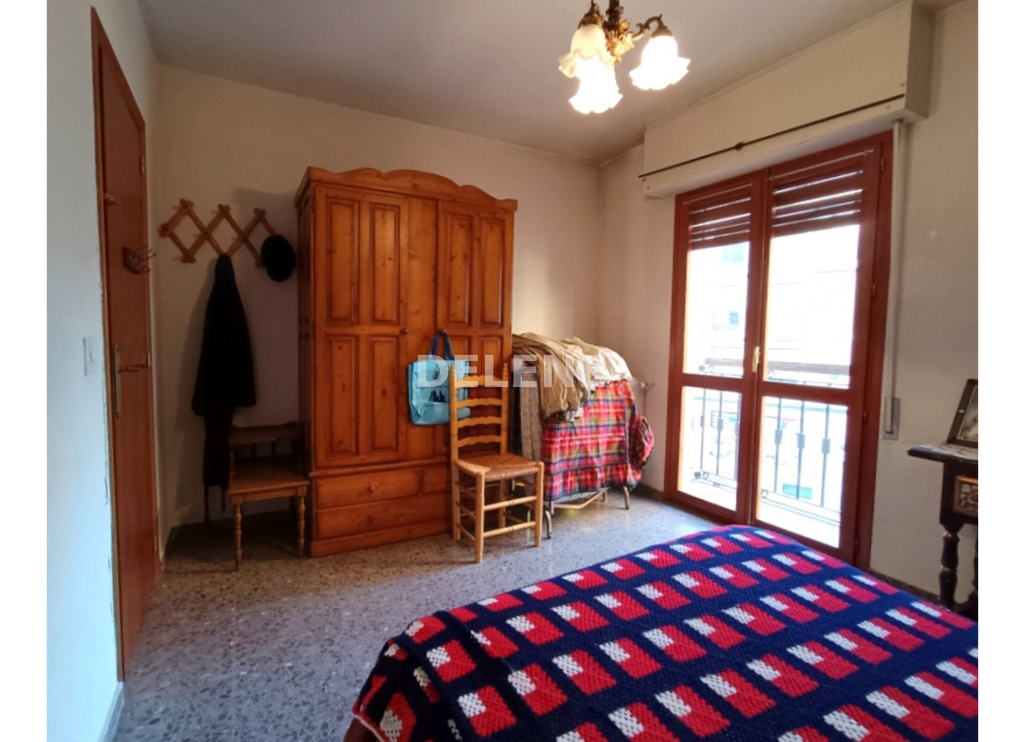 2864 PISO CON GARAJE, ZONA PLAZA DE LA IGLESIA