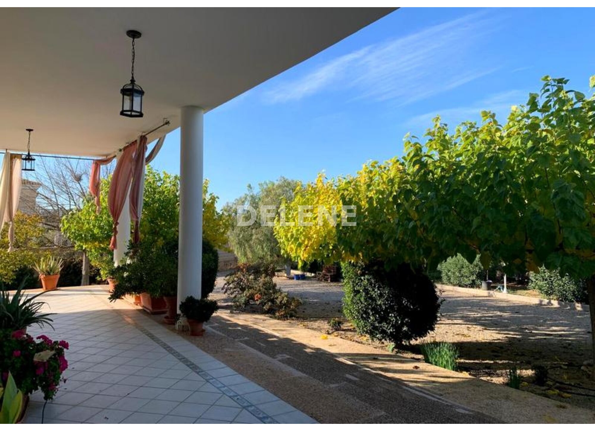 2708 CHALET DE CAMPO CON GARAJE, EN HELLÍN