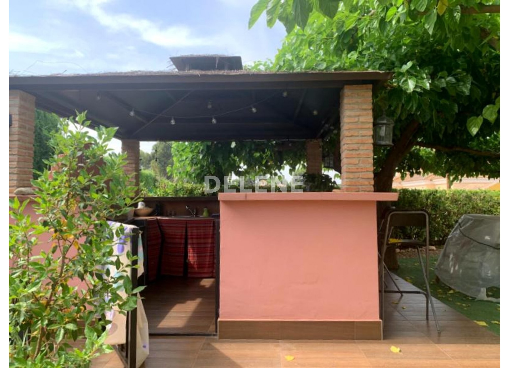 2708 CHALET DE CAMPO CON GARAJE, EN HELLÍN