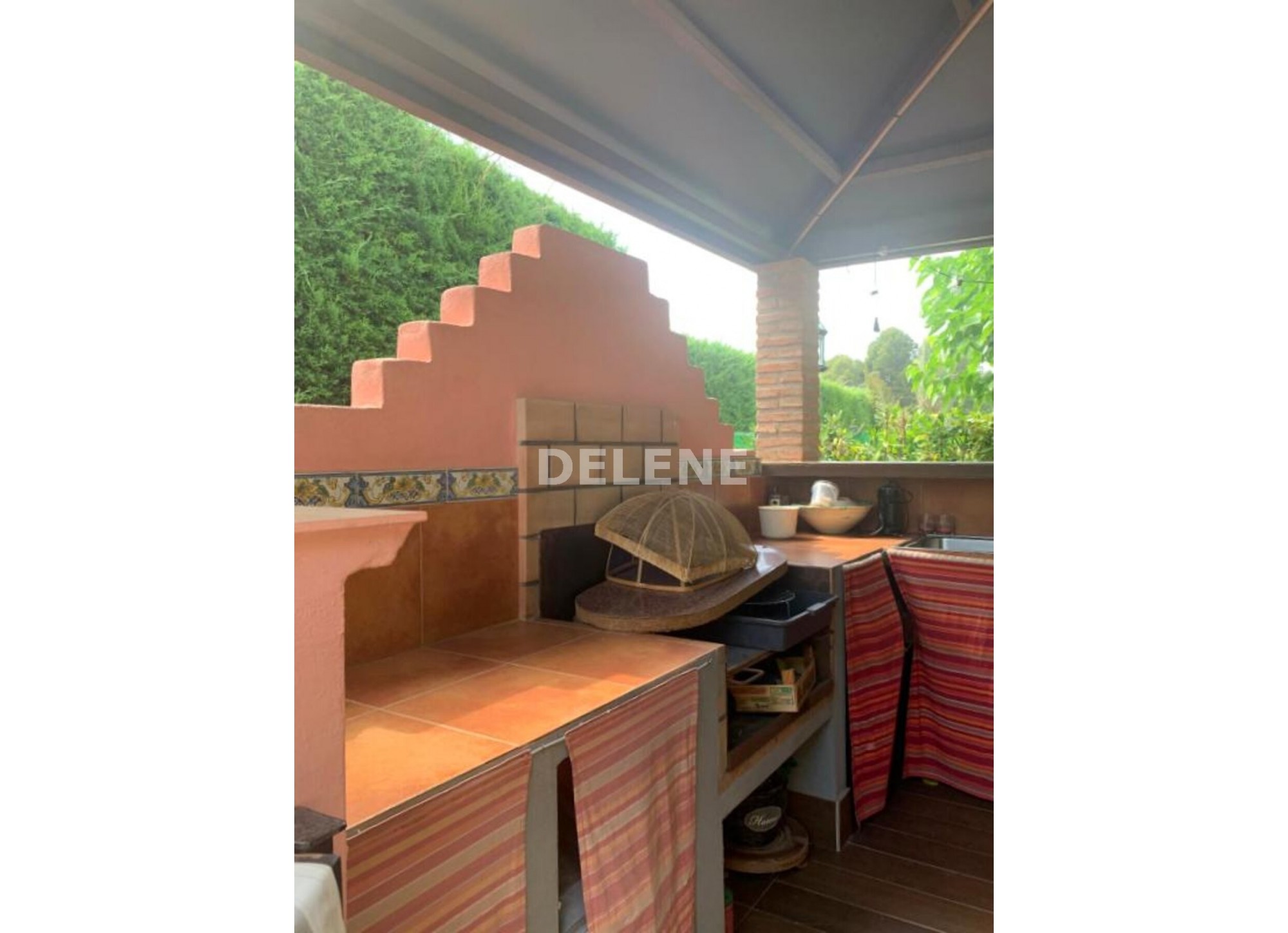 2708 CHALET DE CAMPO CON GARAJE, EN HELLÍN