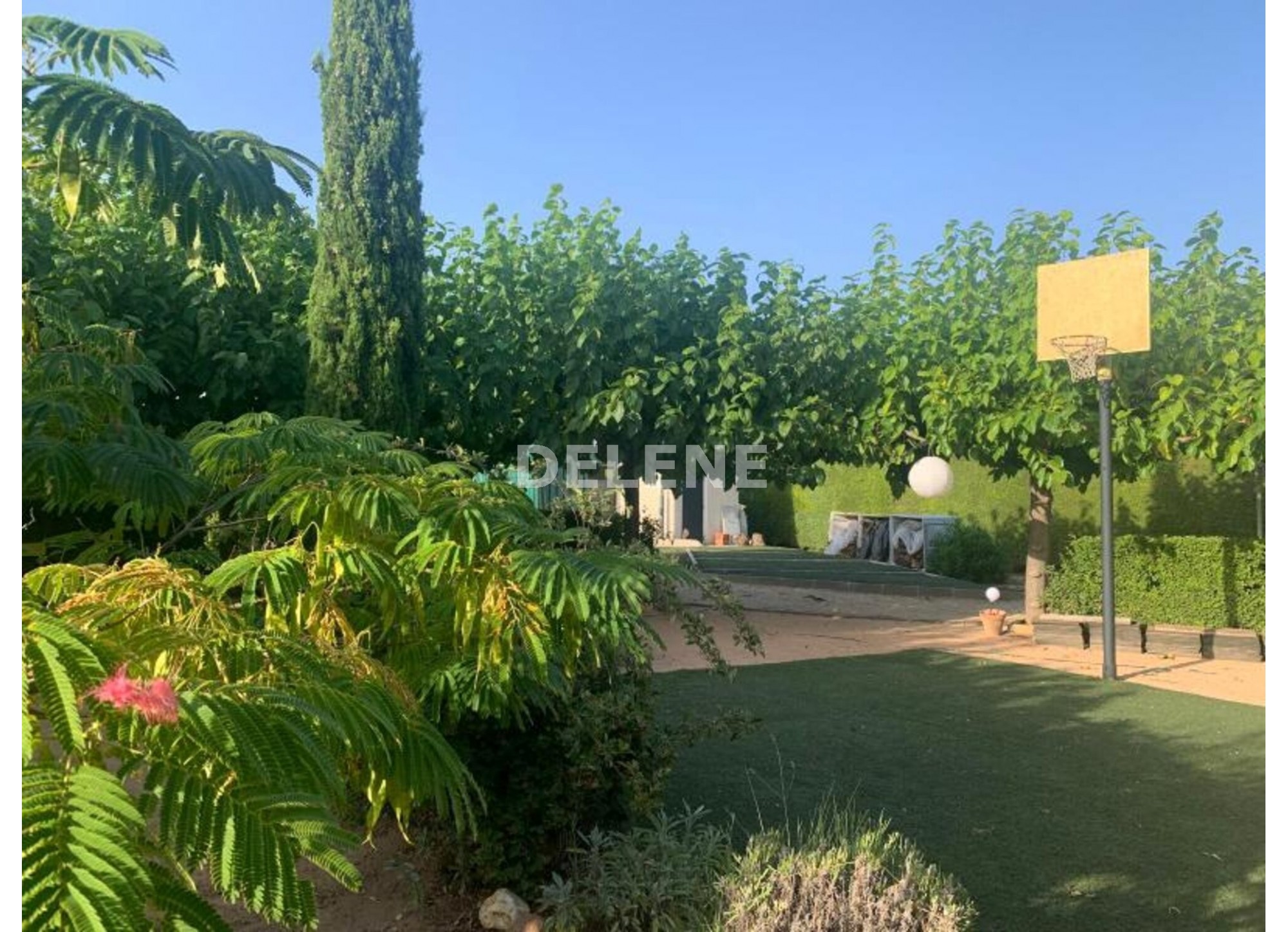 2708 CHALET DE CAMPO CON GARAJE, EN HELLÍN