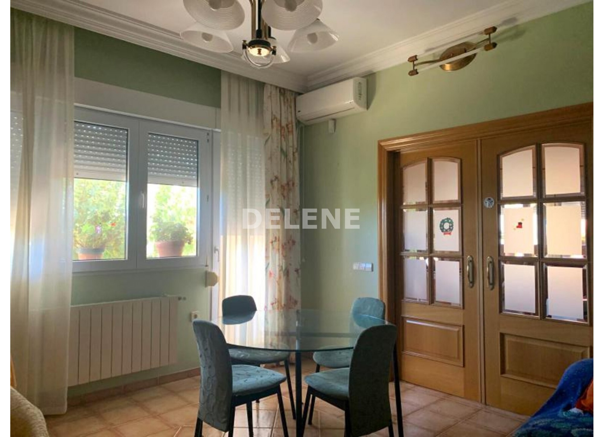 2708 CHALET DE CAMPO CON GARAJE, EN HELLÍN