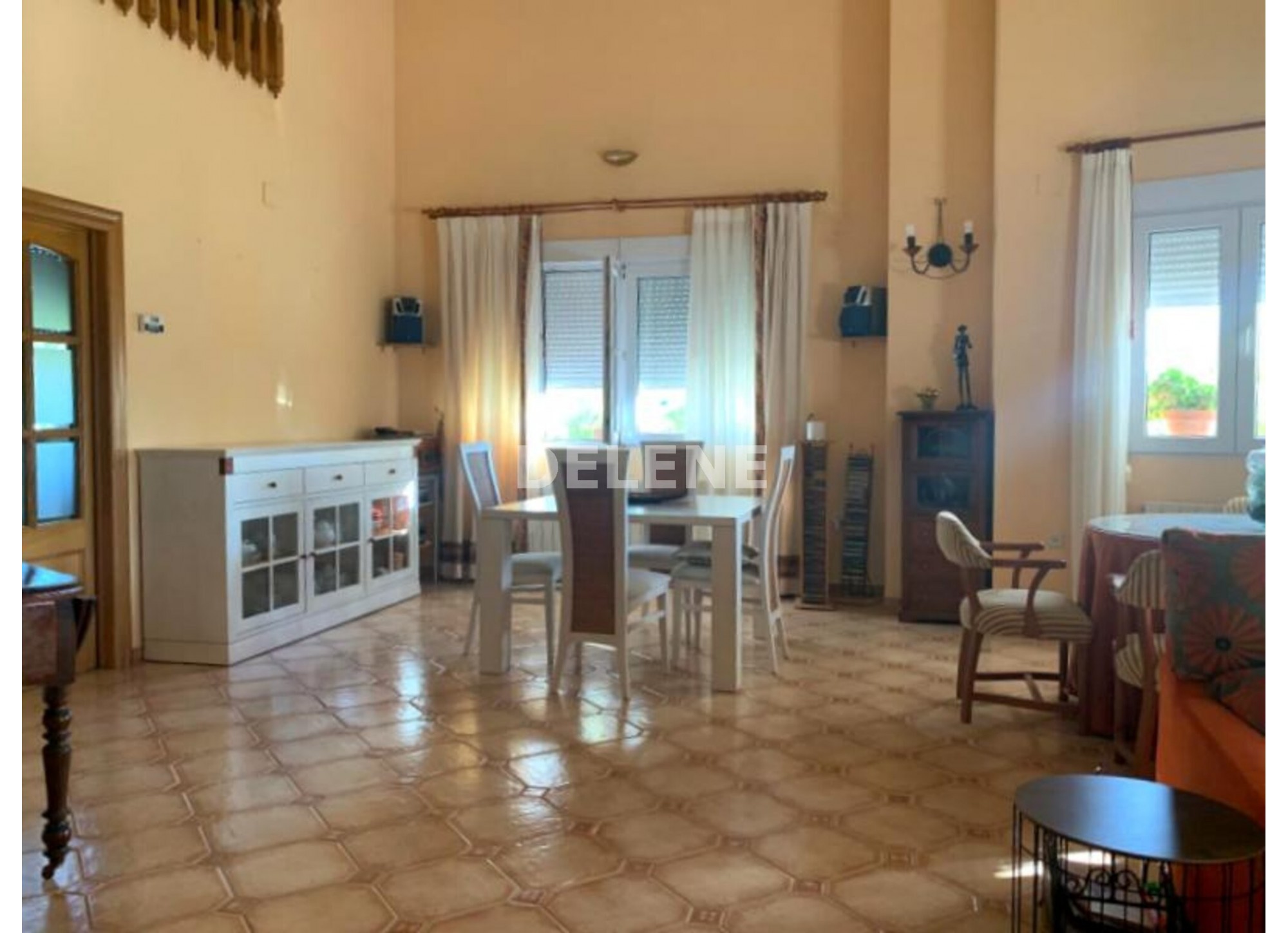 2708 CHALET DE CAMPO CON GARAJE, EN HELLÍN