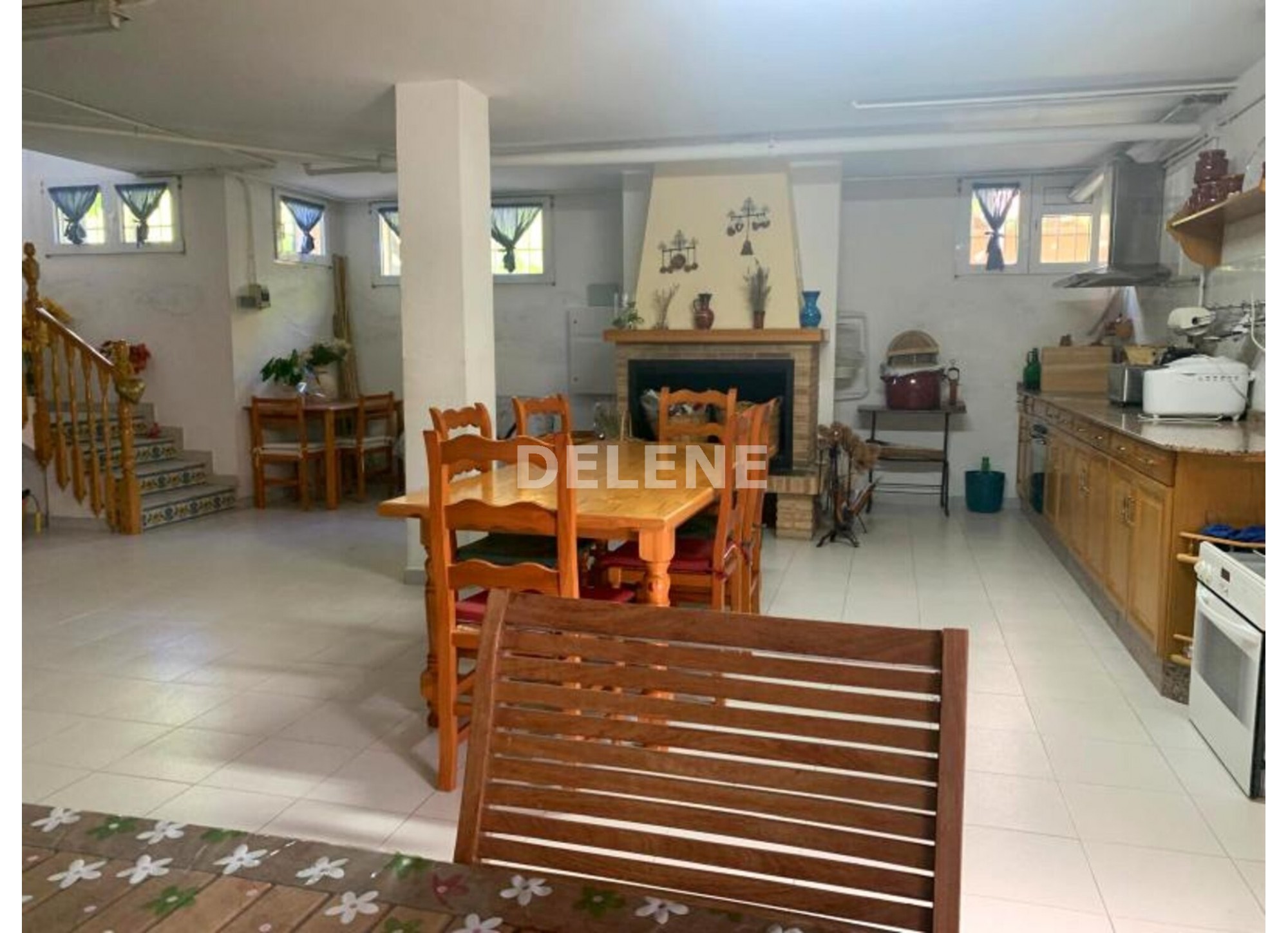 2708 CHALET DE CAMPO CON GARAJE, EN HELLÍN