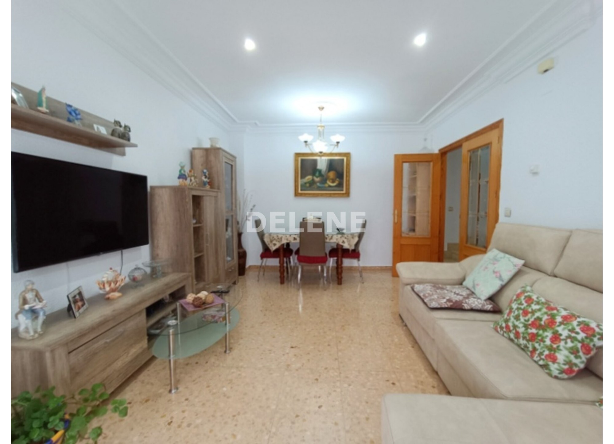 2866 CHALET ADOSADO CON PATIO EN ISSO