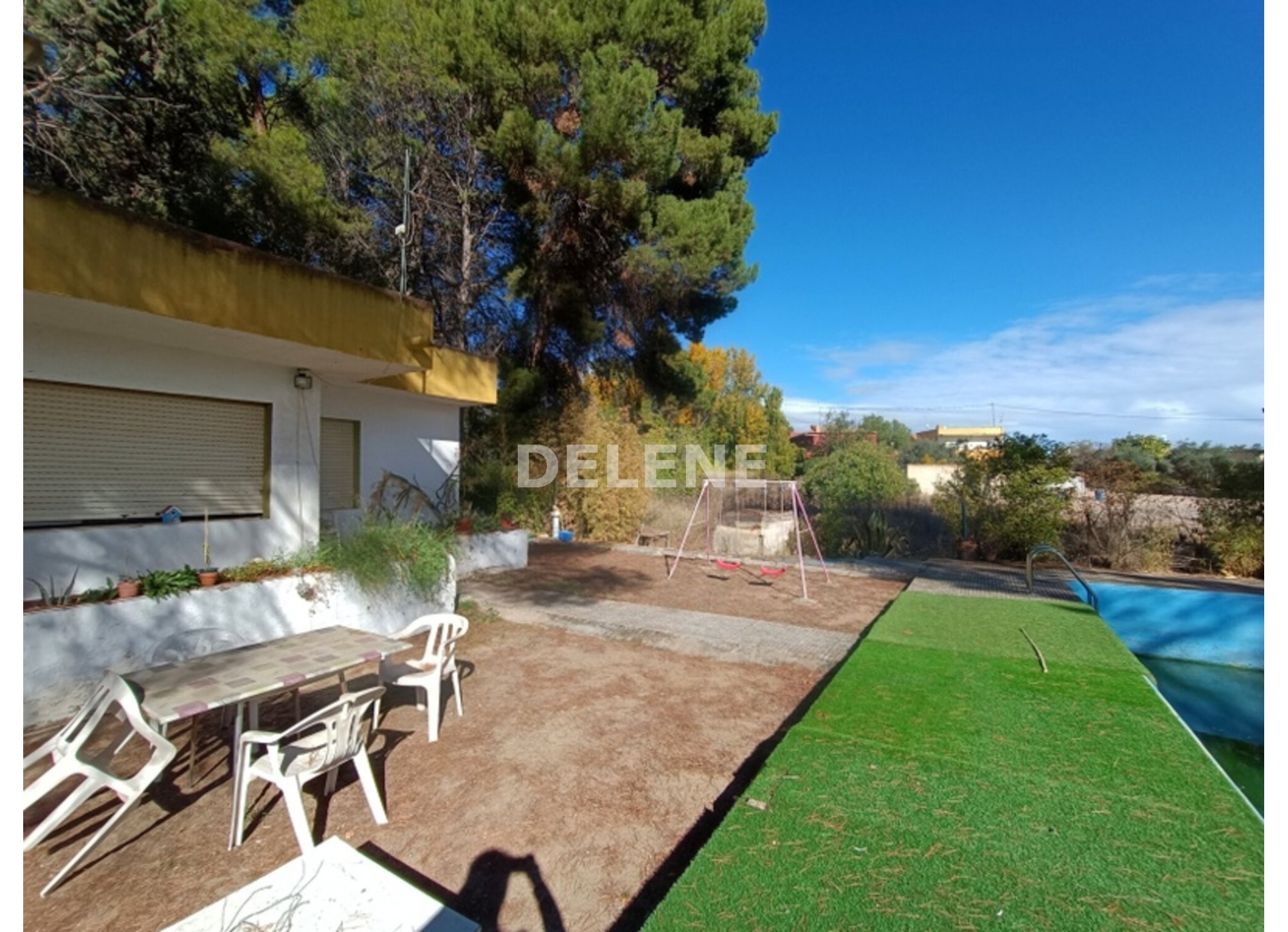 2870 CHALET DE CAMPO CON PISCINA Y TERRENO, ZONA LA LOSILLA