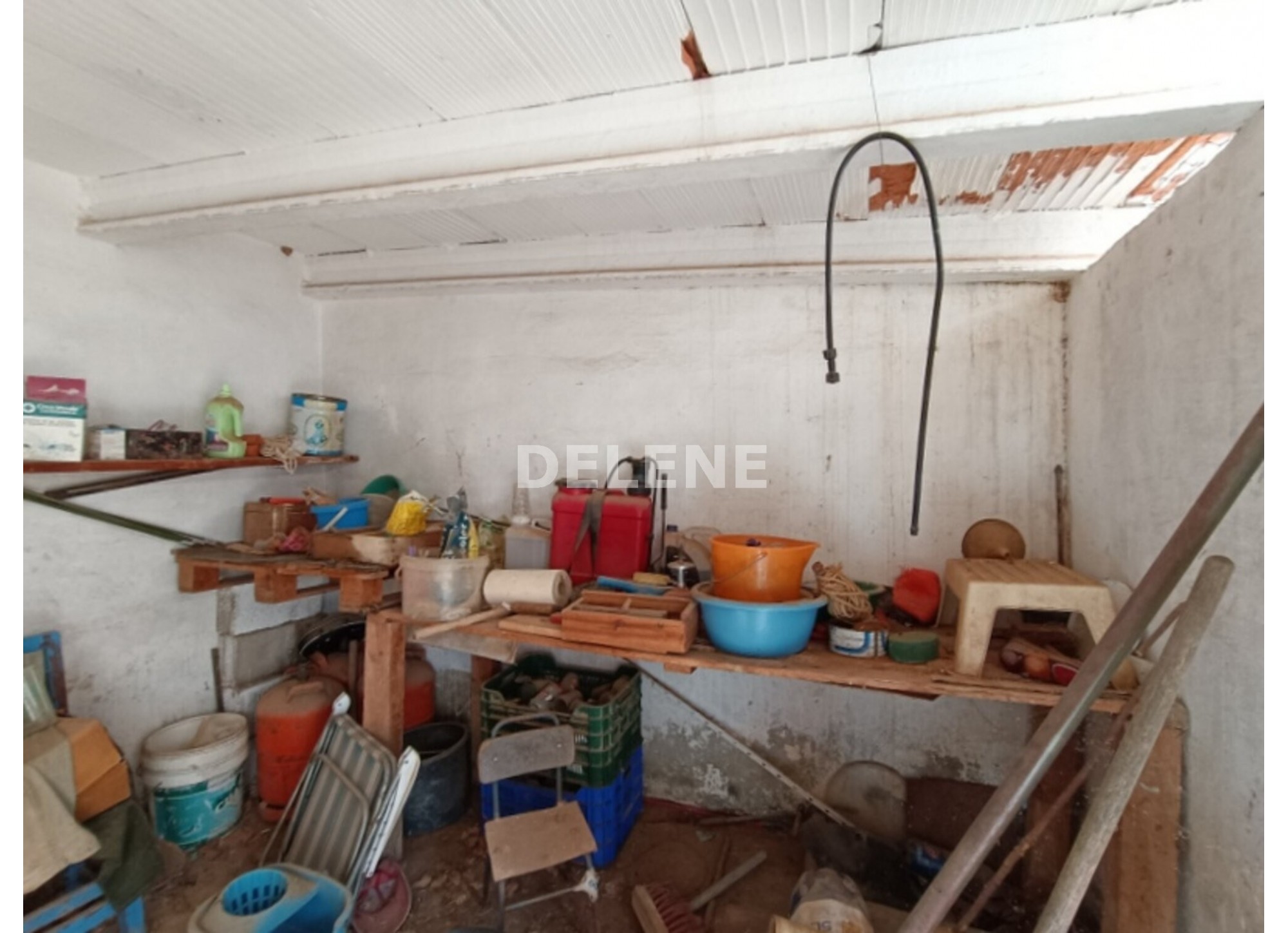 2871 TERRENO CON VIVIENDA PARA REFORMAR EN DIRECCIÓN CASA POTRILLA