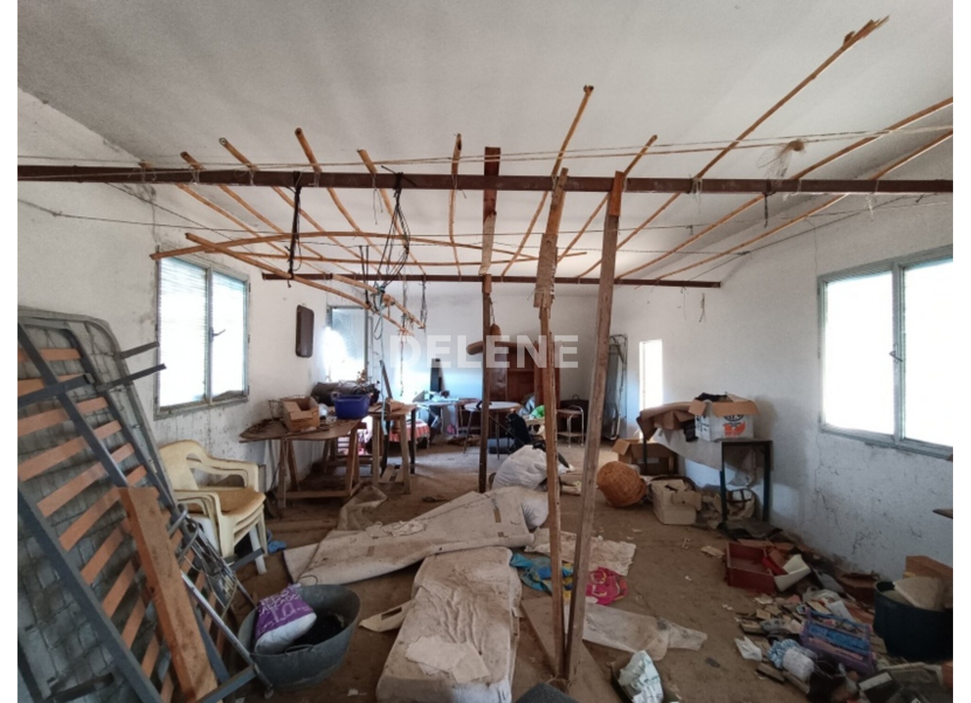 2871 TERRENO CON VIVIENDA PARA REFORMAR EN DIRECCIÓN CASA POTRILLA