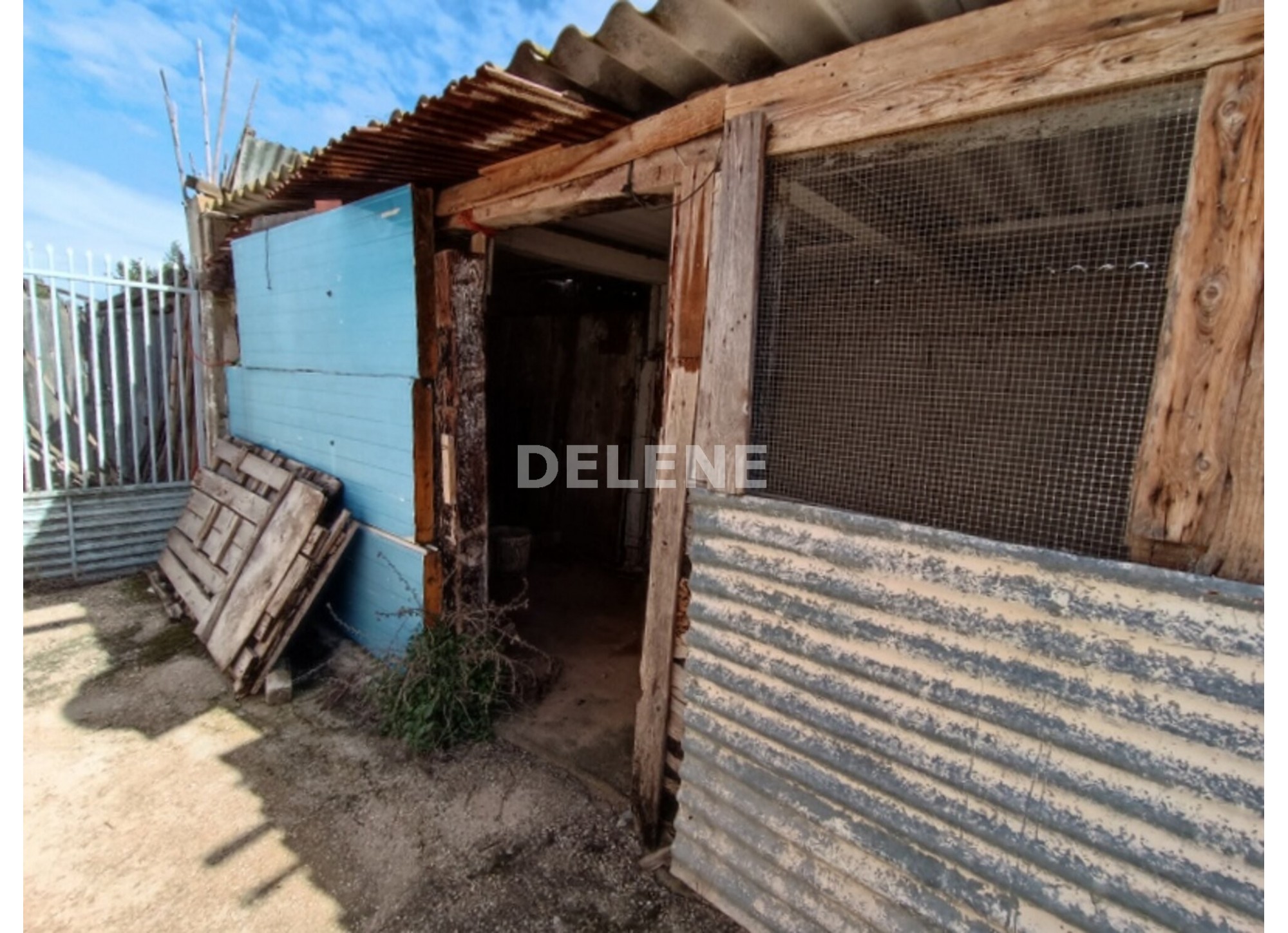 2871 TERRENO CON VIVIENDA PARA REFORMAR EN DIRECCIÓN CASA POTRILLA