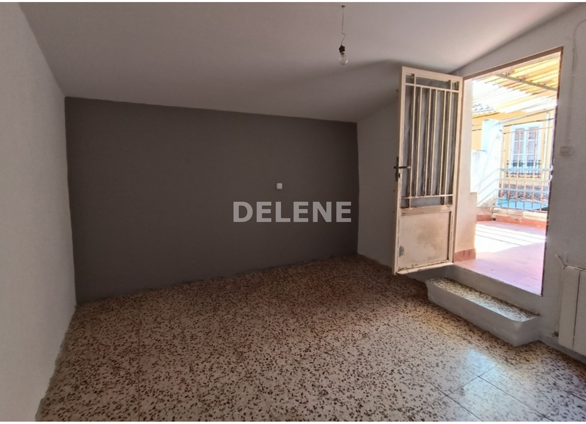 2827 CASA CON TERRAZA EN SAN ROQUE