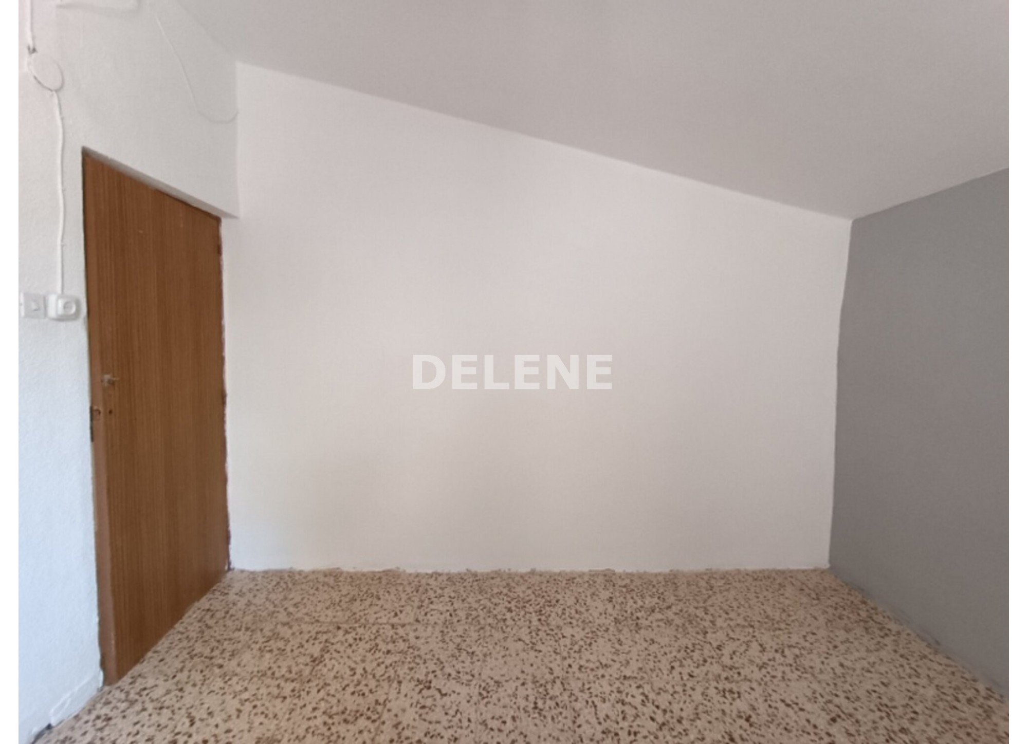 2827 CASA CON TERRAZA EN SAN ROQUE