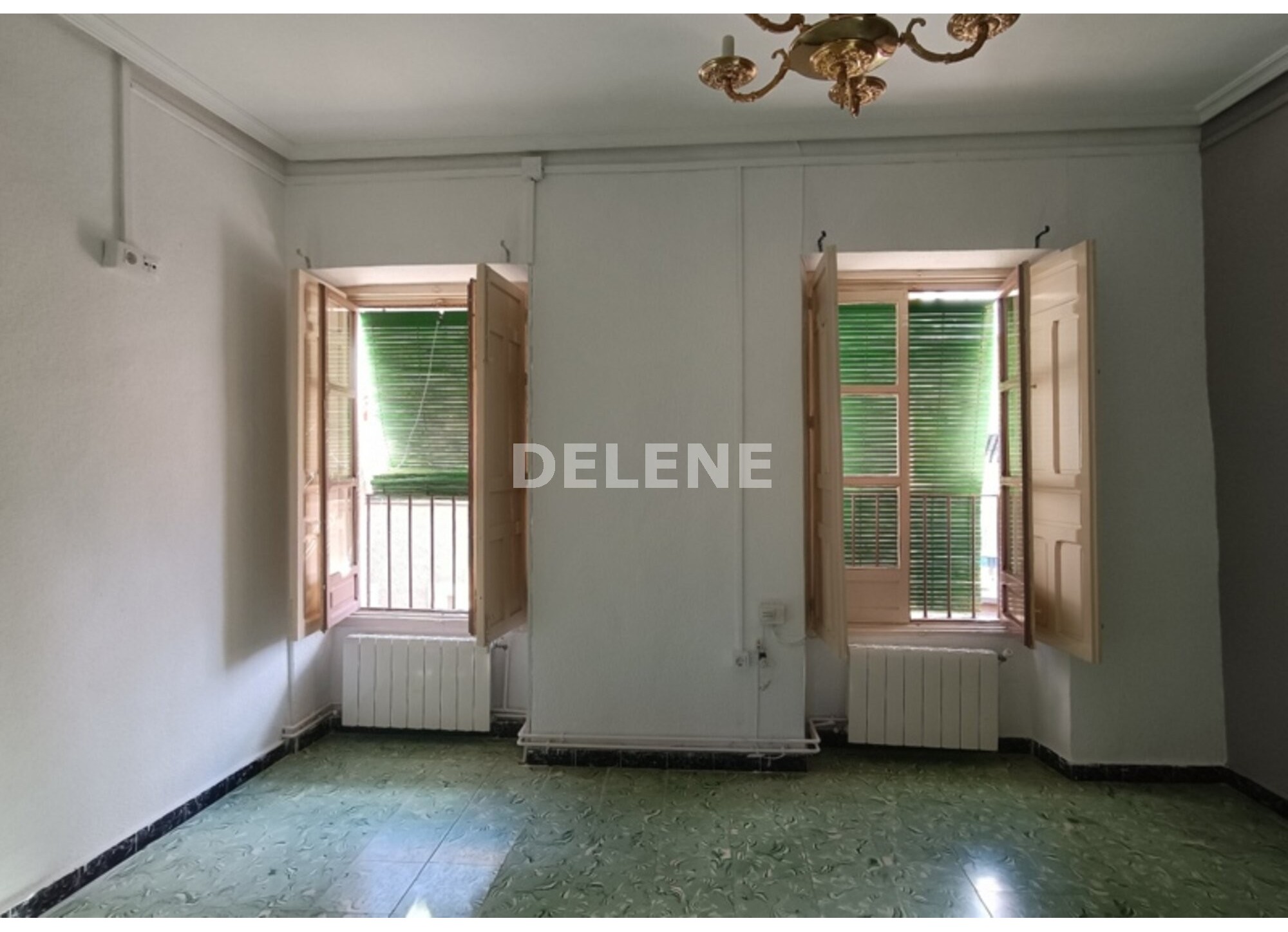 2827 CASA CON TERRAZA EN SAN ROQUE