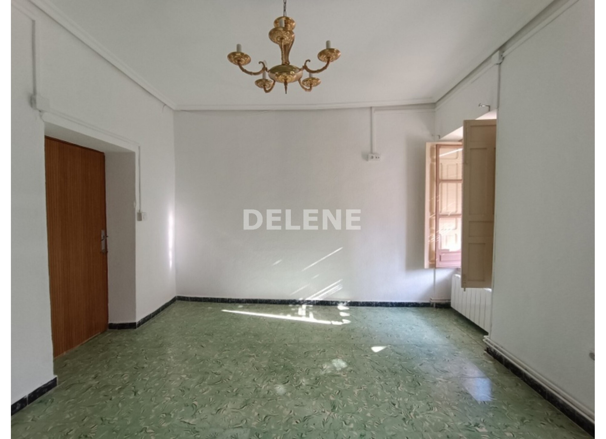 2827 CASA CON TERRAZA EN SAN ROQUE