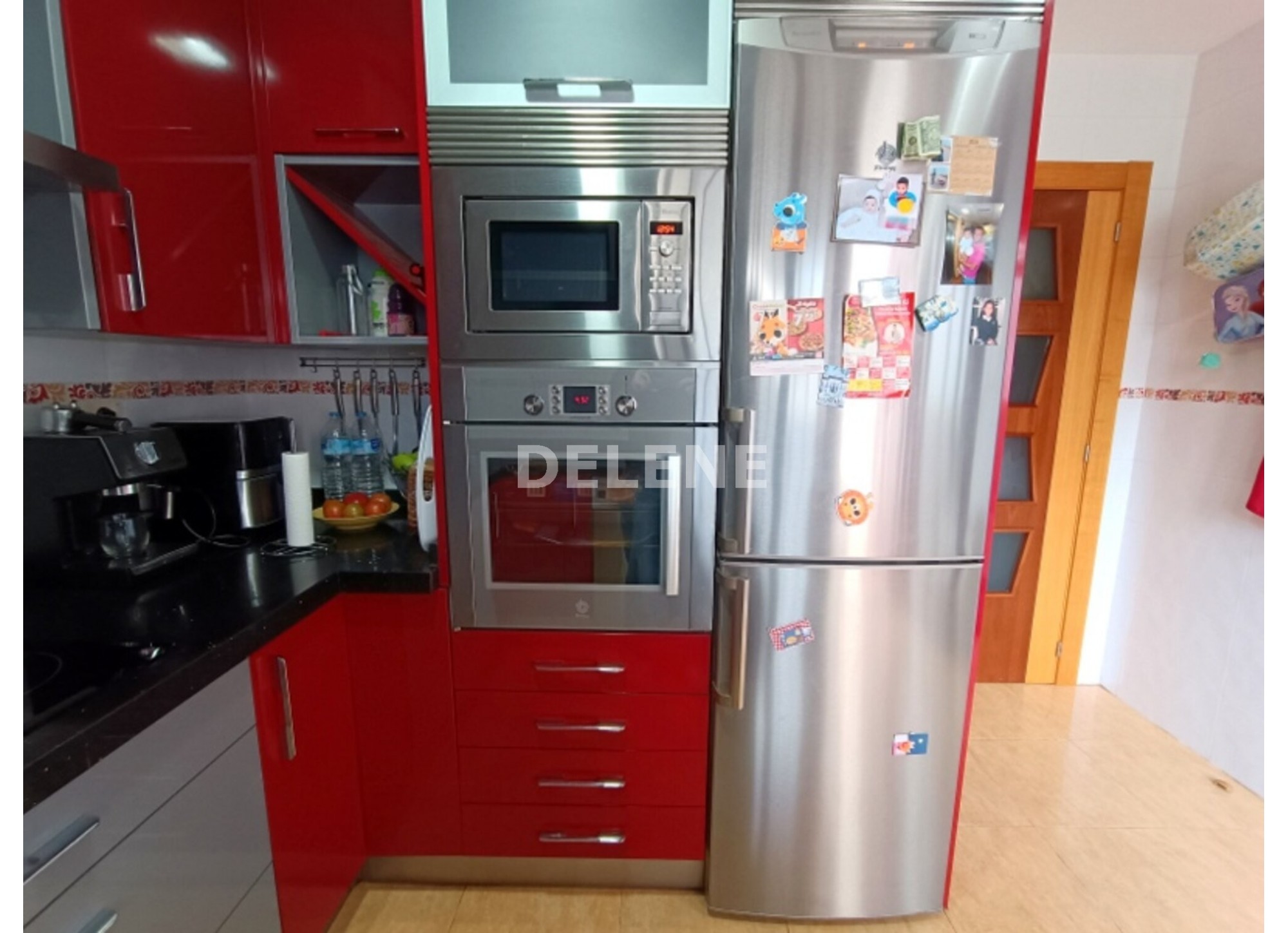 2872 ADOSADO CON PATIO GARAJE Y SOTANO EN ZONA AMBULATORIO Nº 2