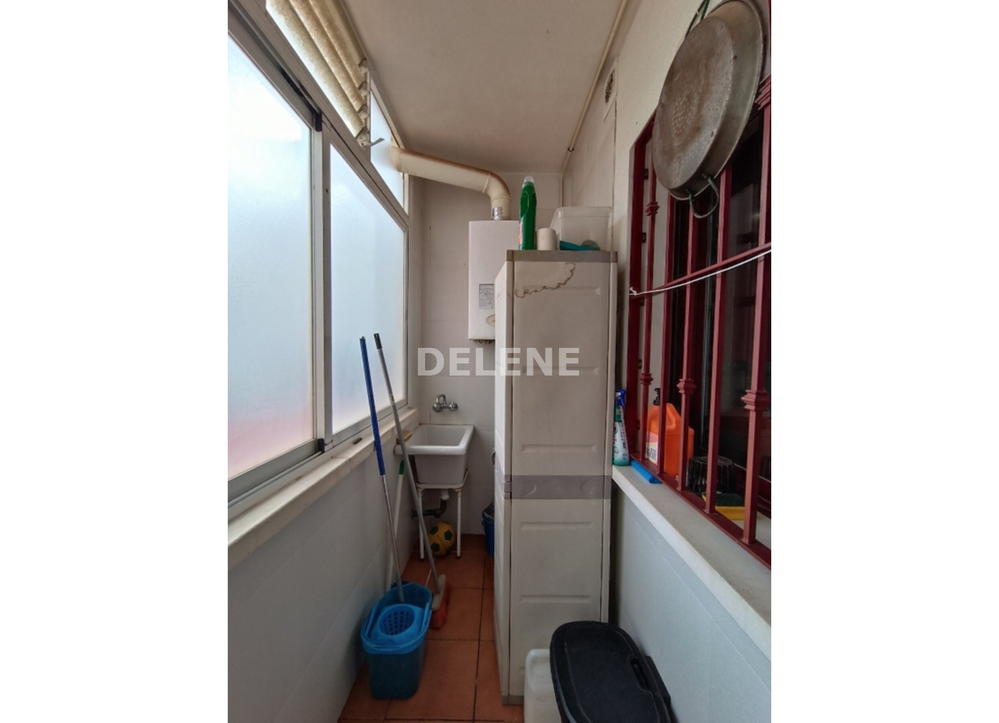 2872 ADOSADO CON PATIO GARAJE Y SOTANO EN ZONA AMBULATORIO Nº 2