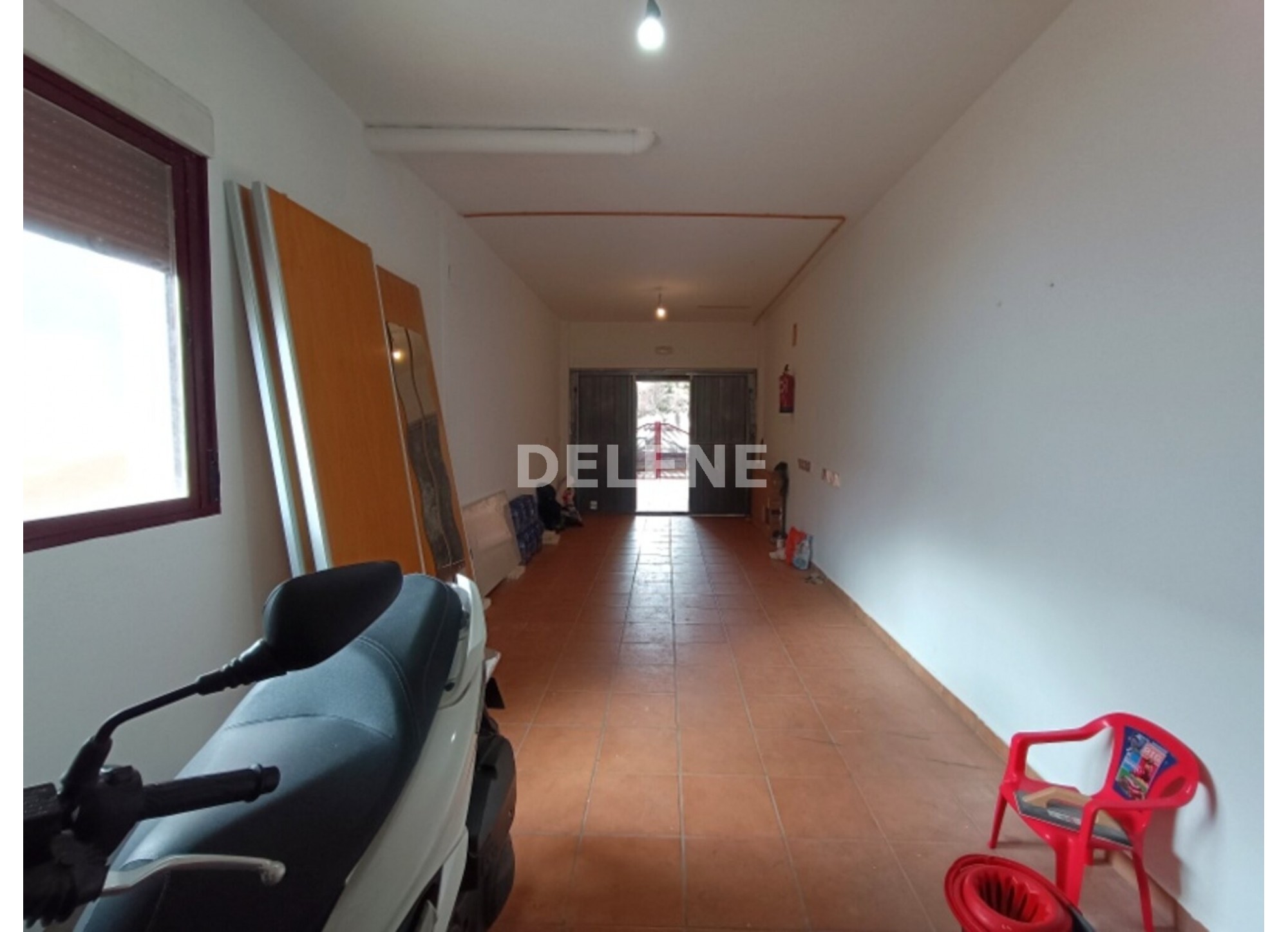 2872 ADOSADO CON PATIO GARAJE Y SOTANO EN ZONA AMBULATORIO Nº 2