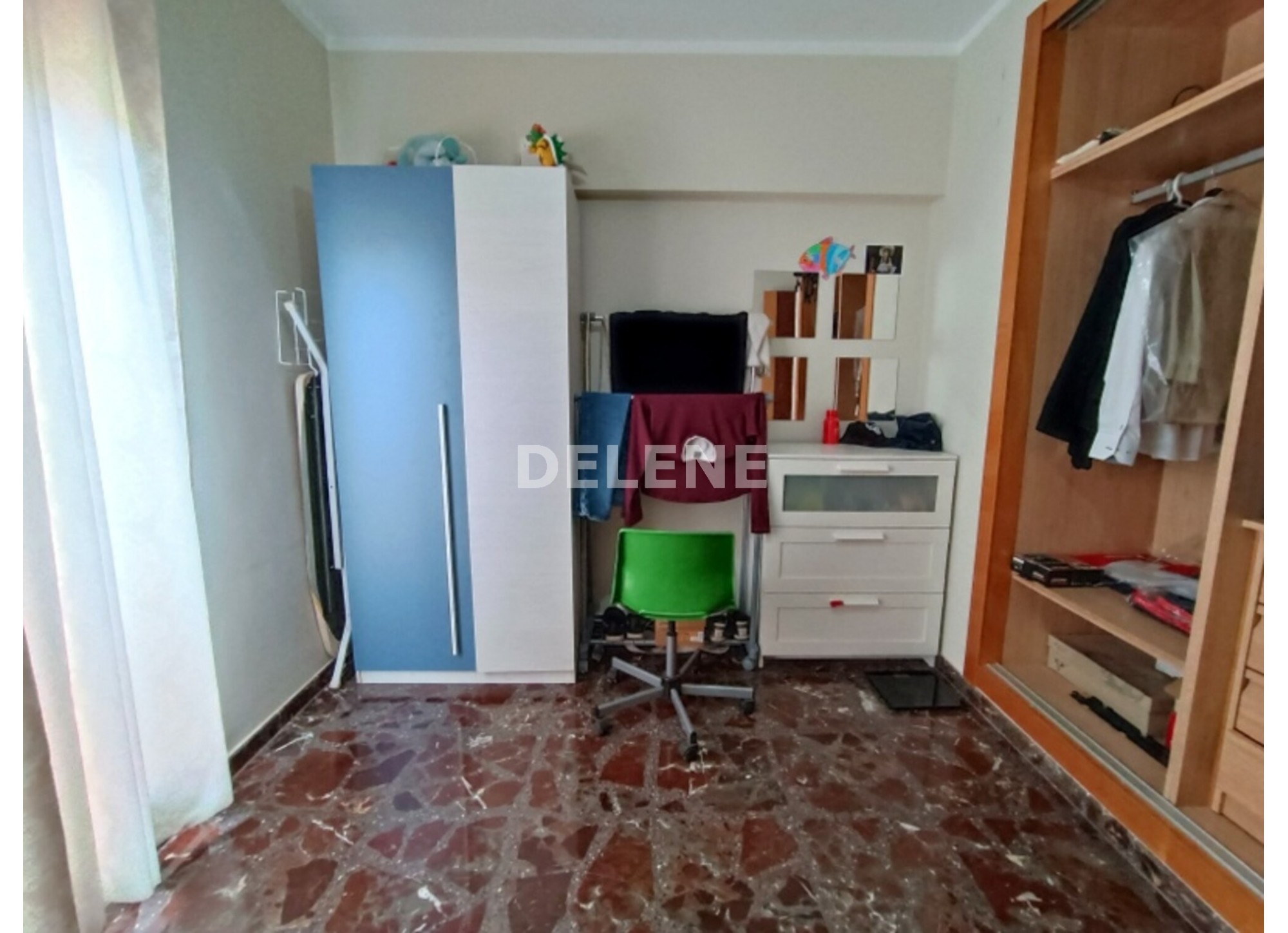 2872 ADOSADO CON PATIO GARAJE Y SOTANO EN ZONA AMBULATORIO Nº 2