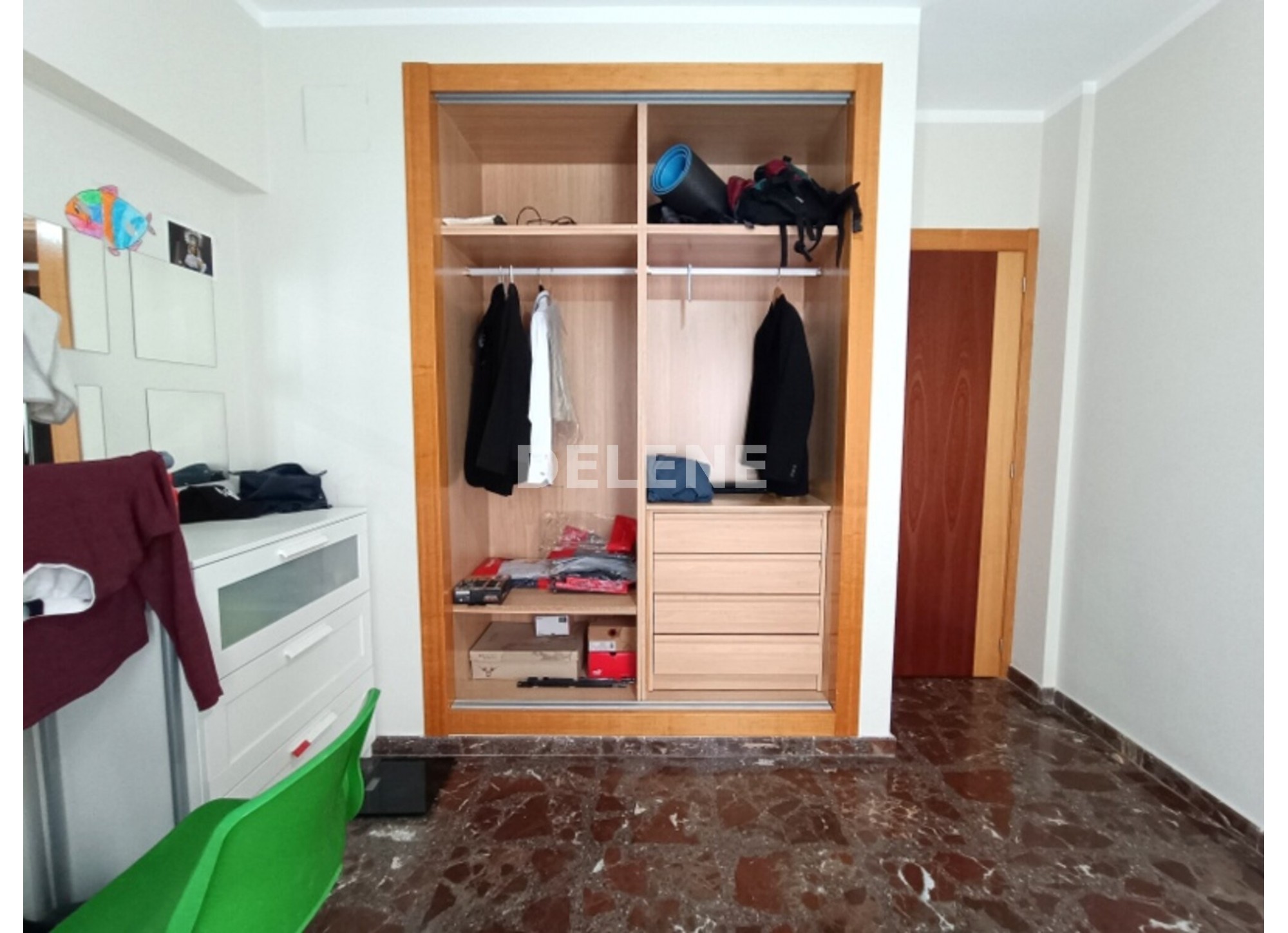 2872 ADOSADO CON PATIO GARAJE Y SOTANO EN ZONA AMBULATORIO Nº 2