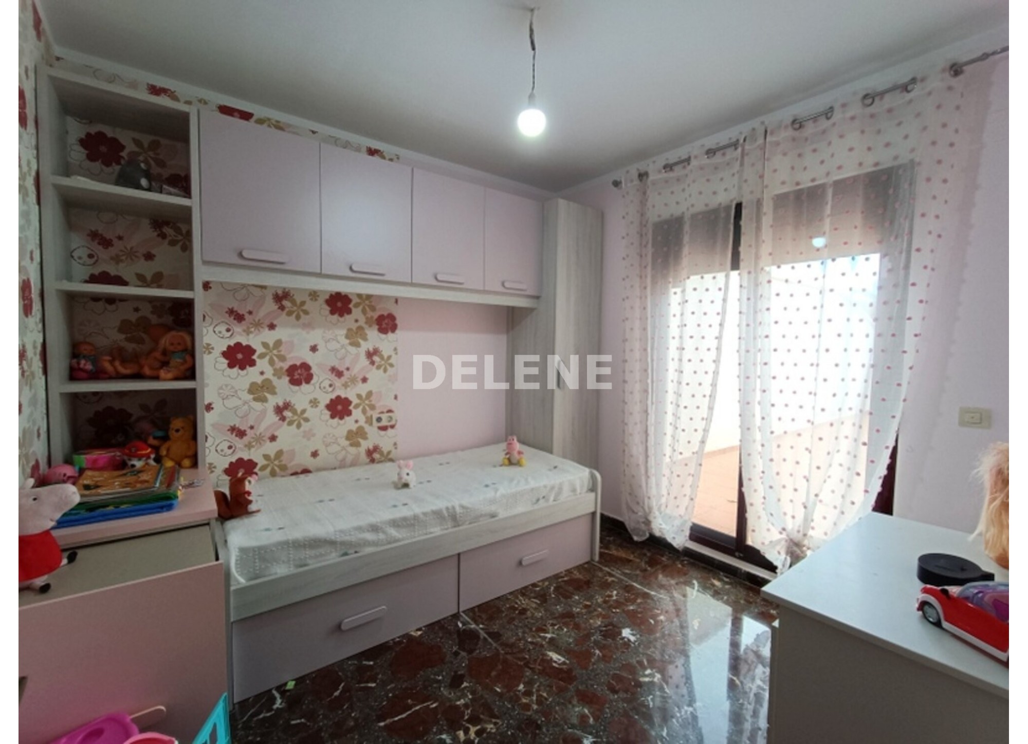 2872 ADOSADO CON PATIO GARAJE Y SOTANO EN ZONA AMBULATORIO Nº 2