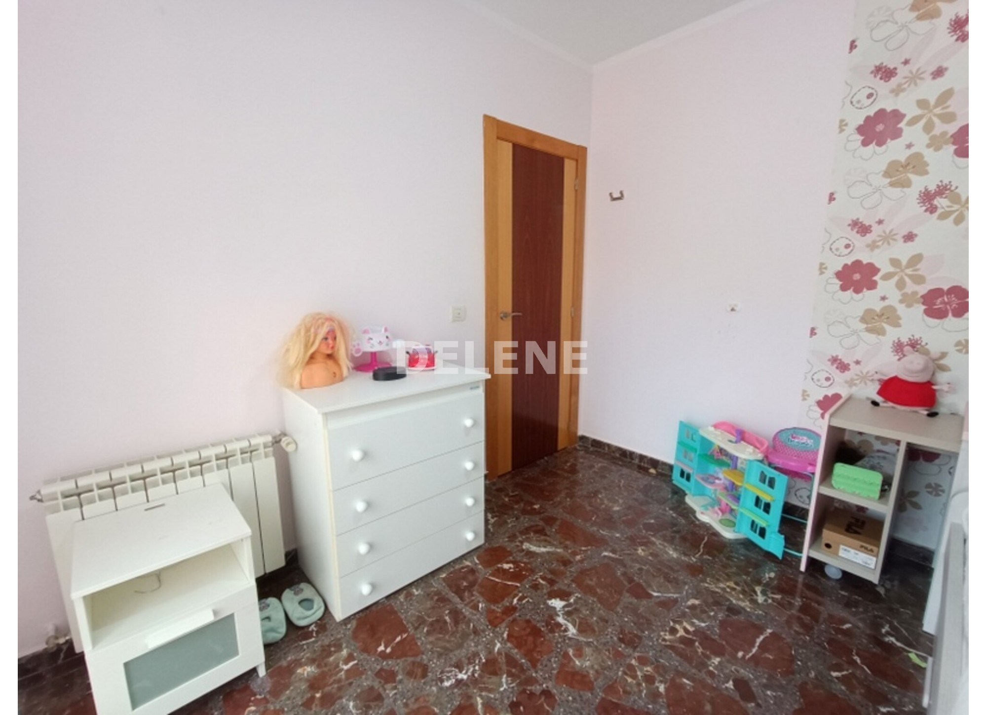 2872 ADOSADO CON PATIO GARAJE Y SOTANO EN ZONA AMBULATORIO Nº 2