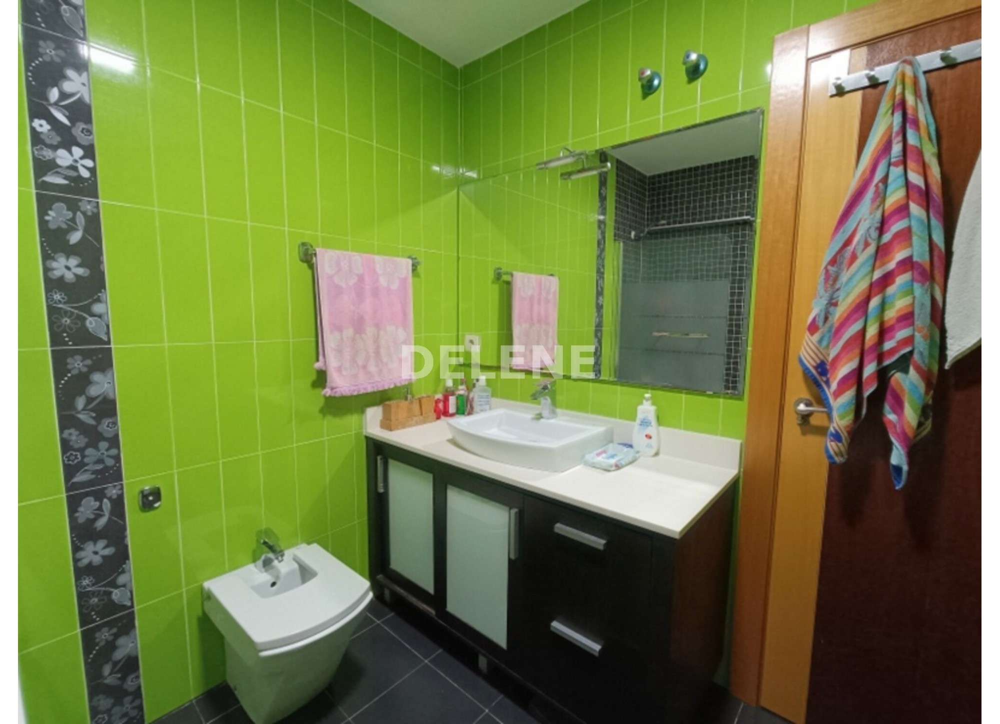 2872 ADOSADO CON PATIO GARAJE Y SOTANO EN ZONA AMBULATORIO Nº 2