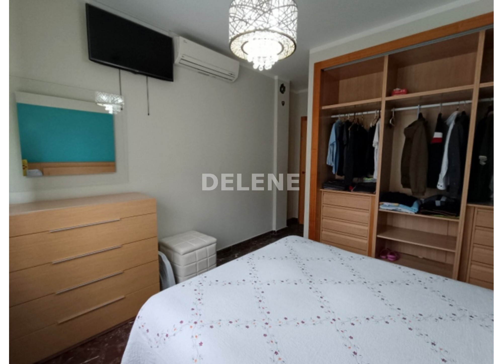 2872 ADOSADO CON PATIO GARAJE Y SOTANO EN ZONA AMBULATORIO Nº 2