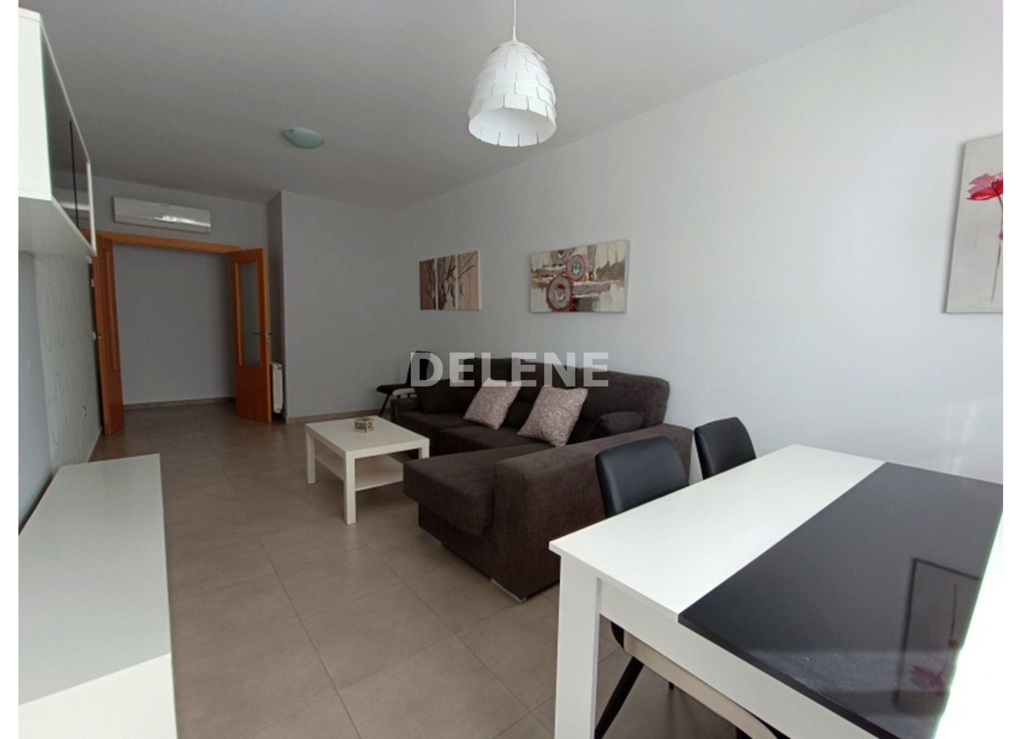 2874 PISO CON COCHERA, TRASTERO Y DOS BALCONES ZONA HOSPITAL