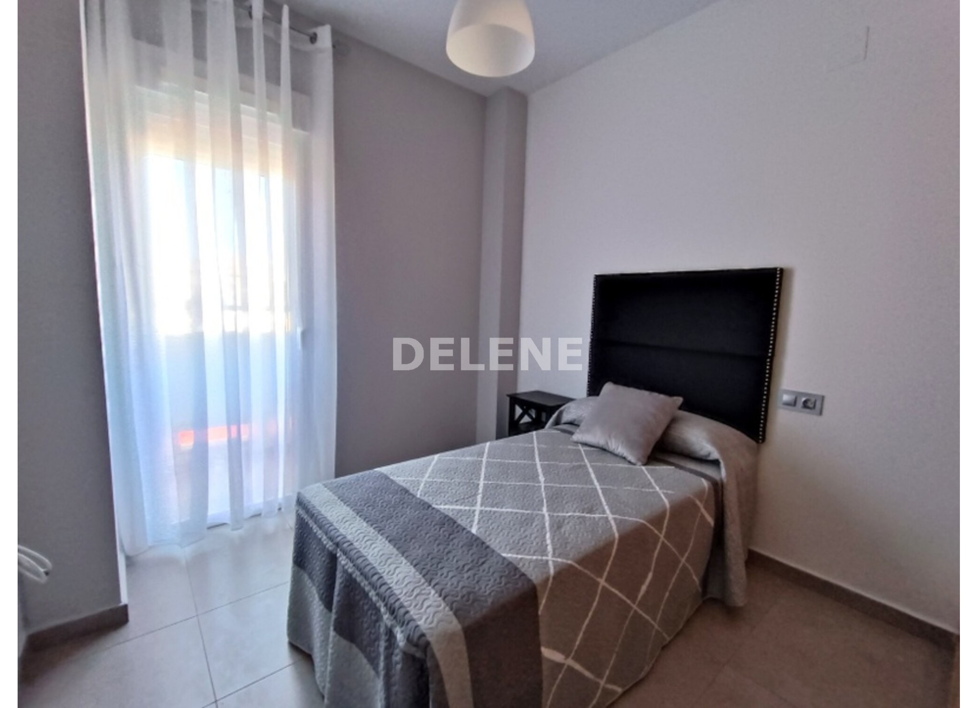 2874 PISO CON COCHERA, TRASTERO Y DOS BALCONES ZONA HOSPITAL