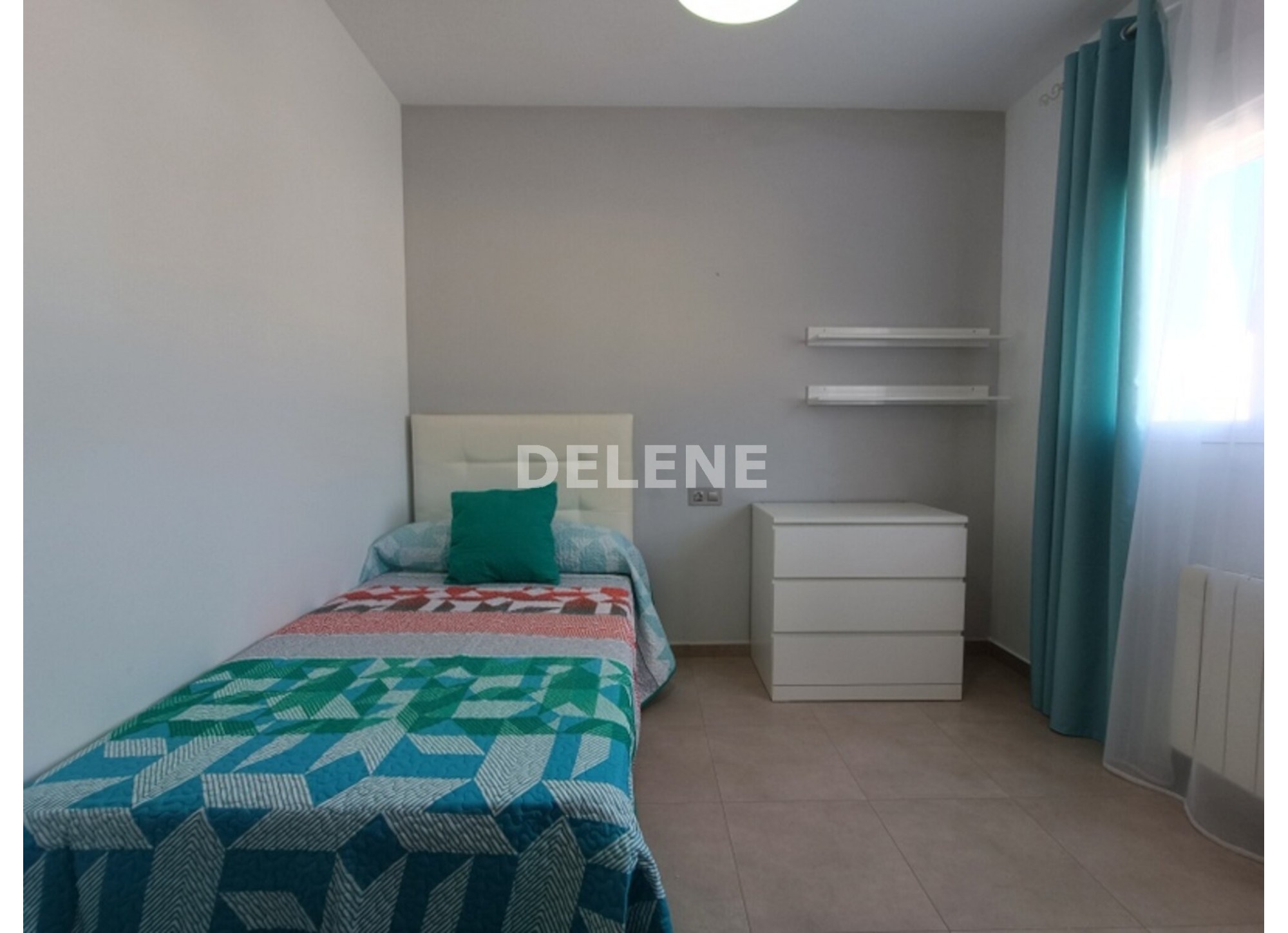 2874 PISO CON COCHERA, TRASTERO Y DOS BALCONES ZONA HOSPITAL