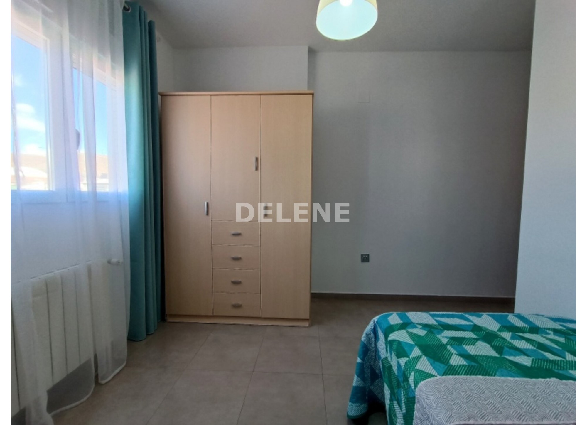 2874 PISO CON COCHERA, TRASTERO Y DOS BALCONES ZONA HOSPITAL