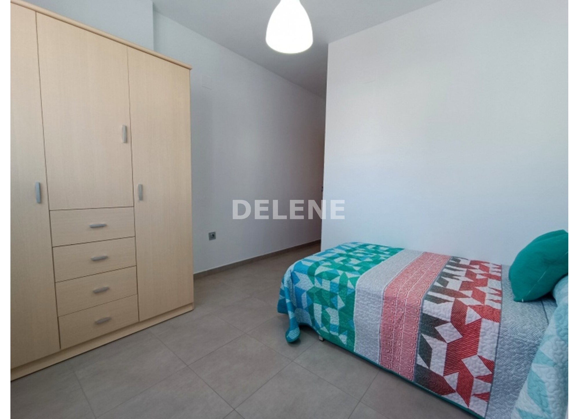 2874 PISO CON COCHERA, TRASTERO Y DOS BALCONES ZONA HOSPITAL