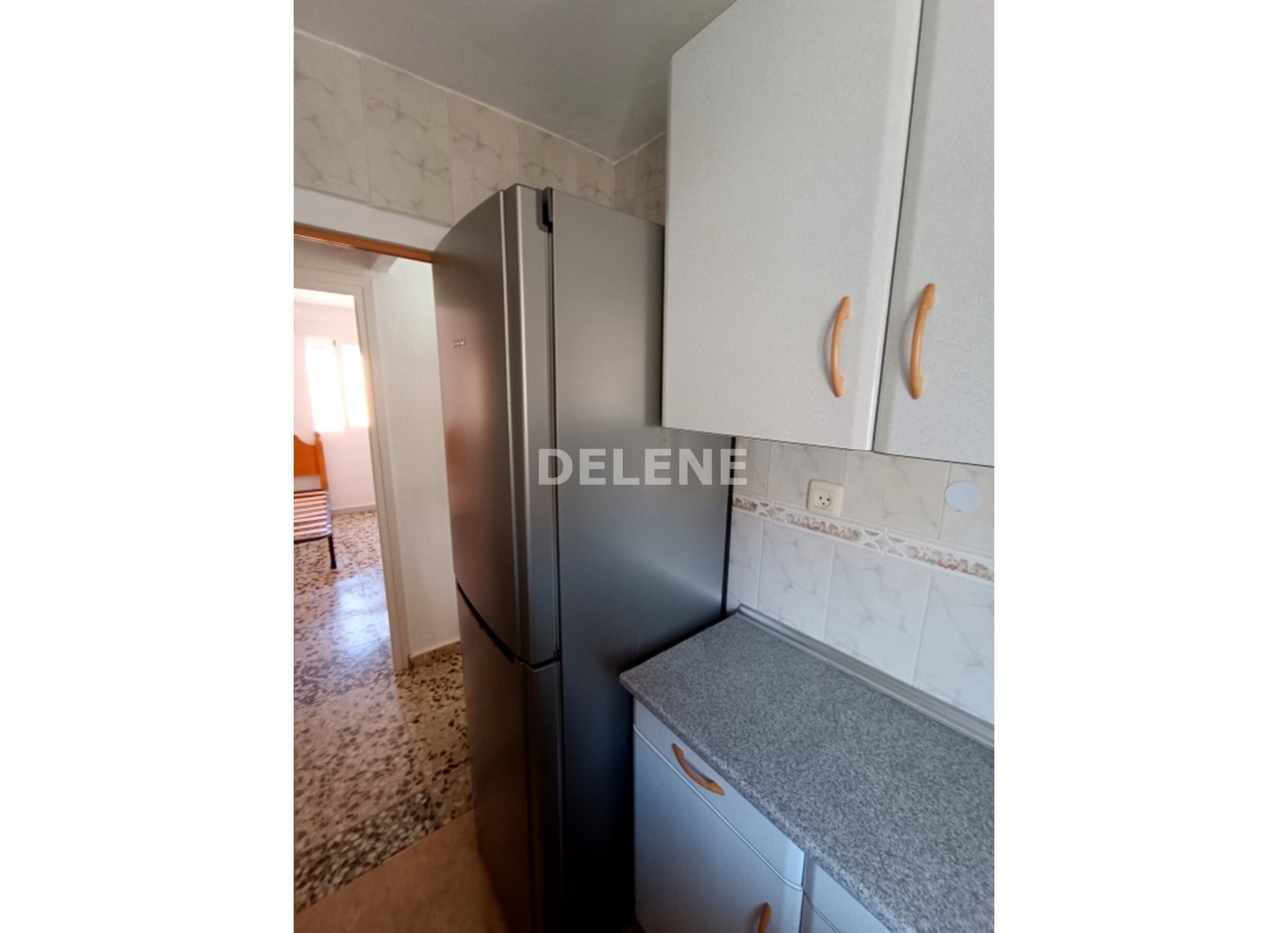 2875 PISO CON BALCÓN EN ZONA HOSPITAL