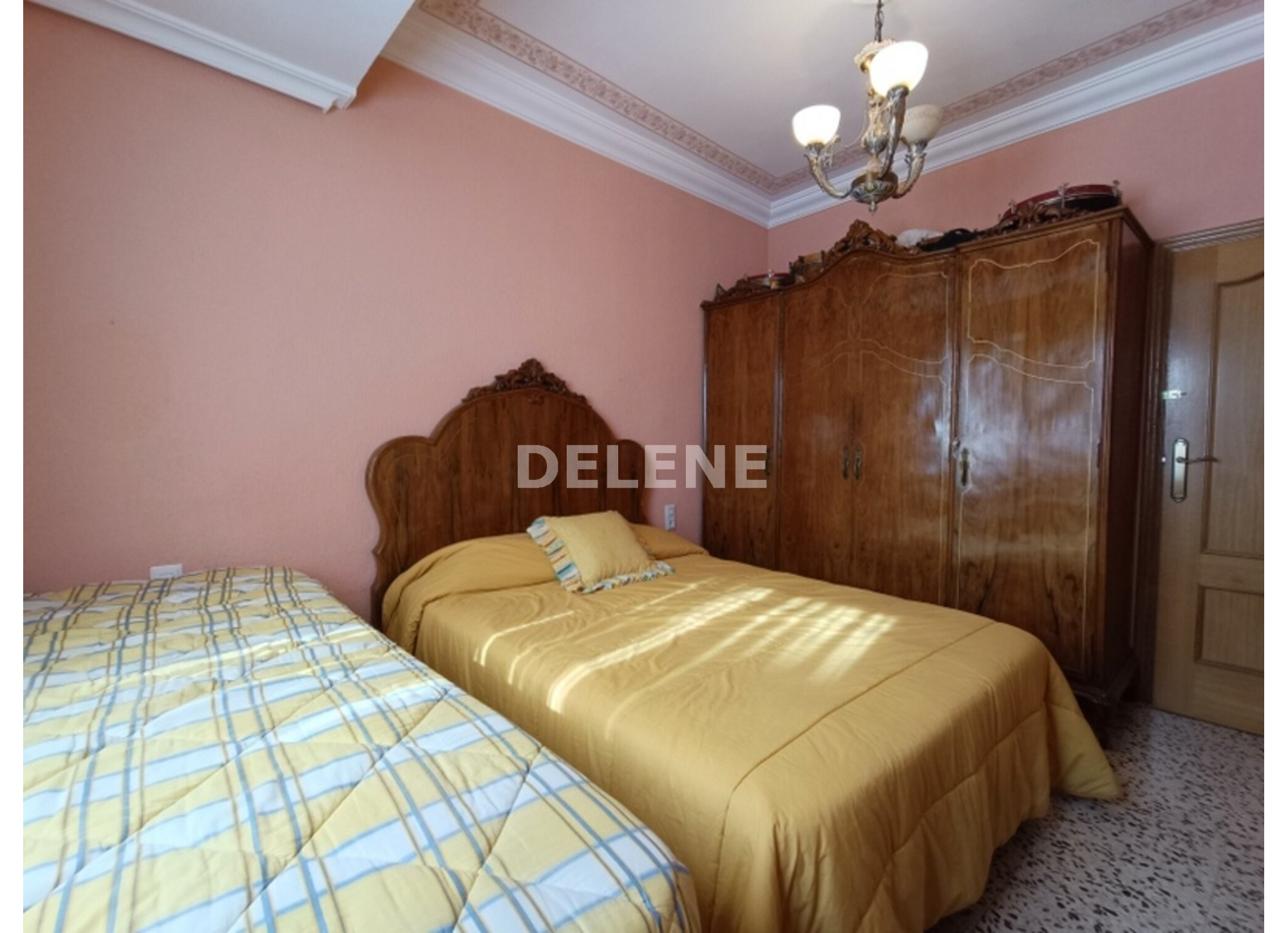 2876 PISO CON BALCONES EN ZONA CORAZÓN DE JESÚS