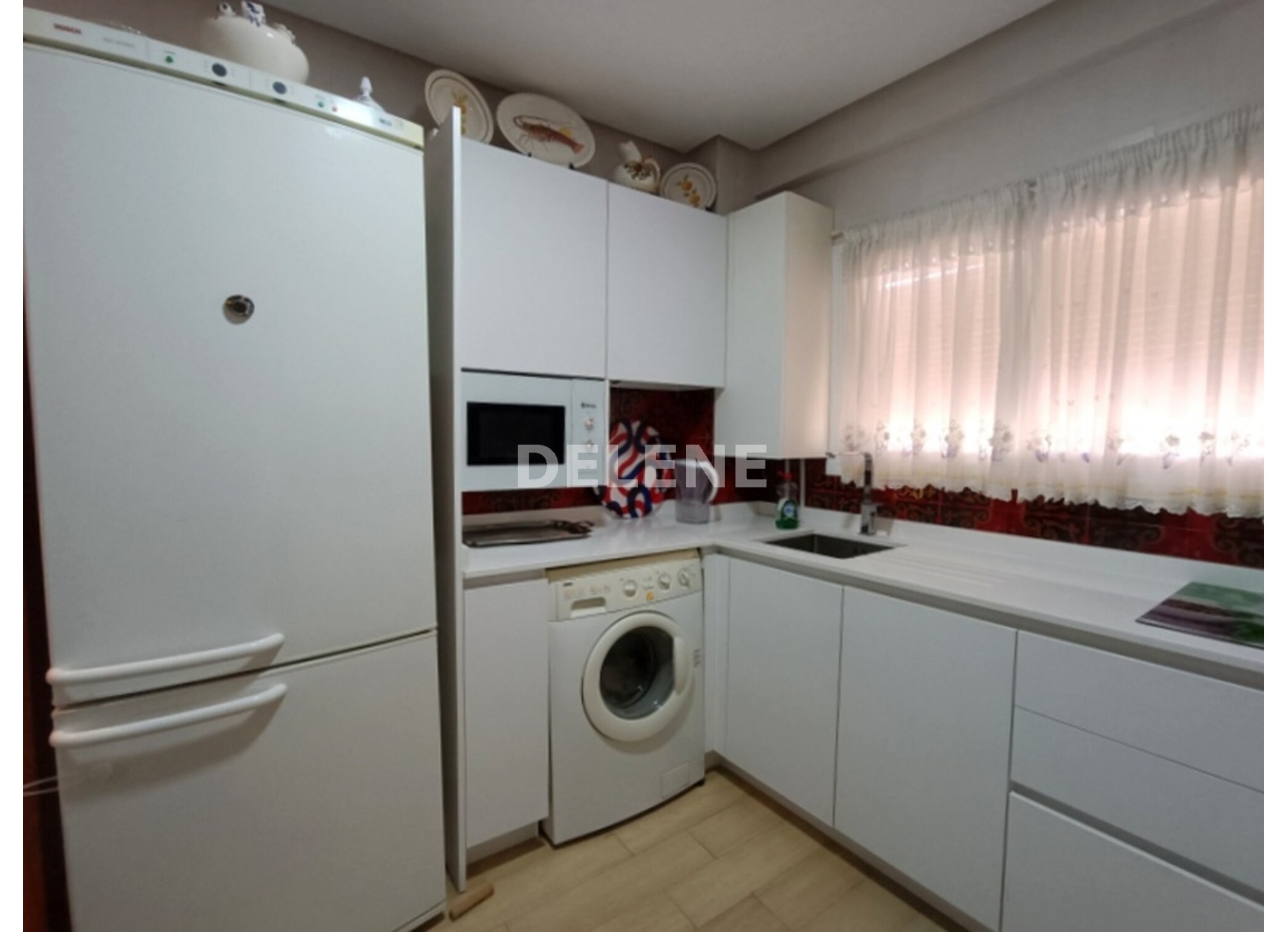 2876 PISO CON BALCONES EN ZONA CORAZÓN DE JESÚS