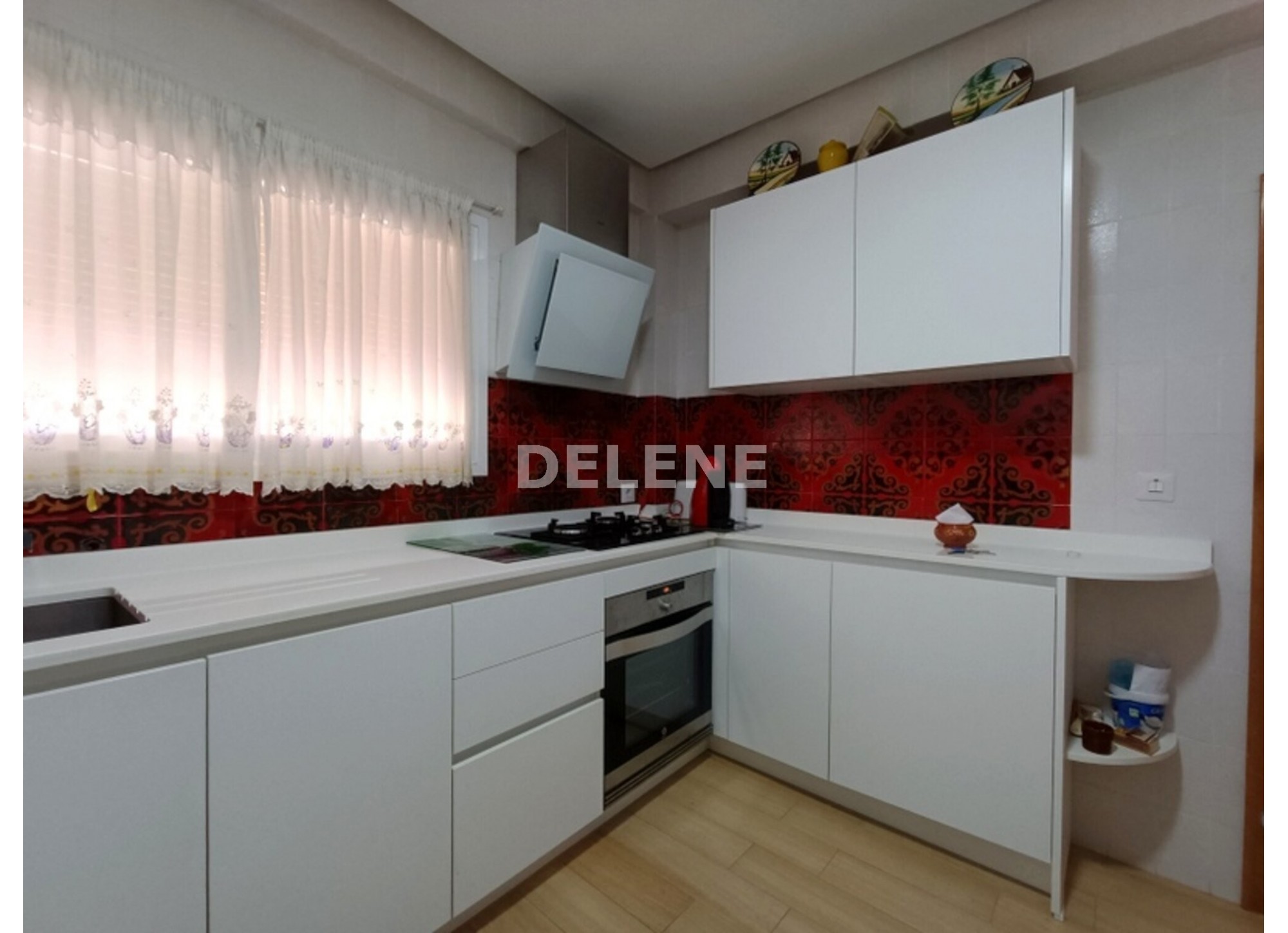 2876 PISO CON BALCONES EN ZONA CORAZÓN DE JESÚS